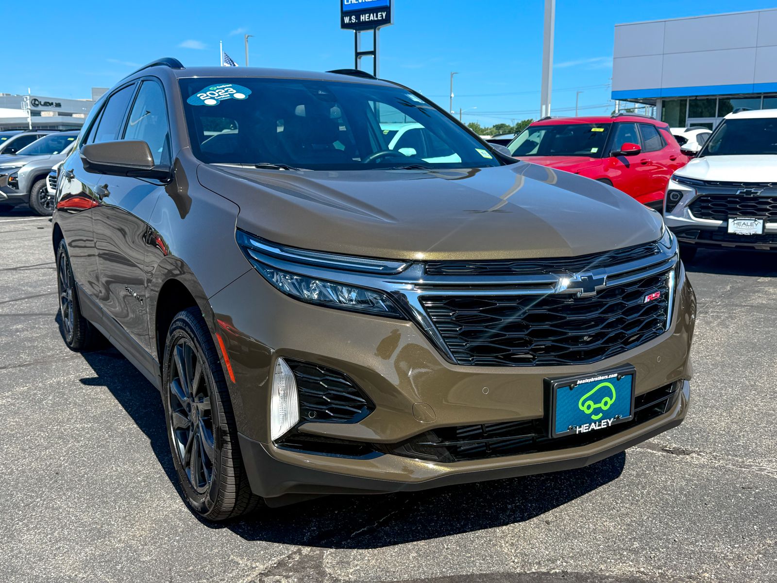 Photo view of 2023 Chevrolet Equinox in Brown