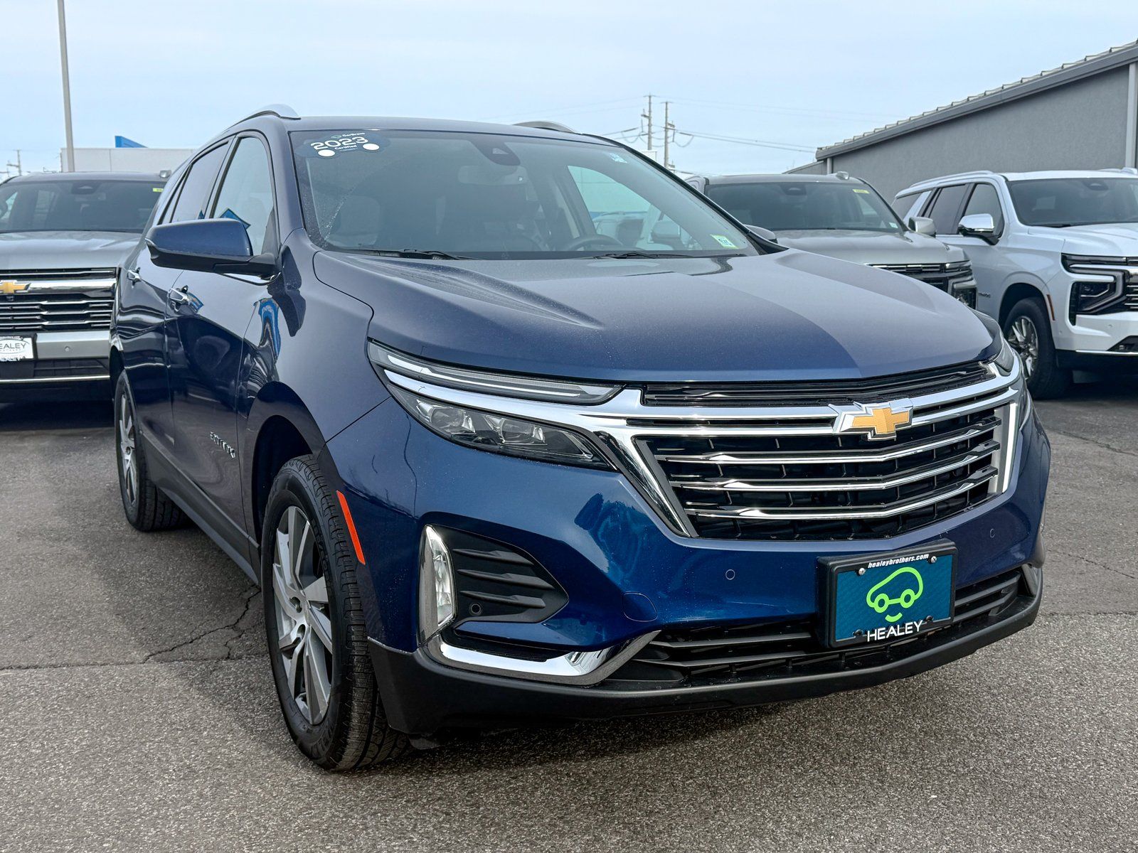 Photo view of 2023 Chevrolet Equinox in Blue