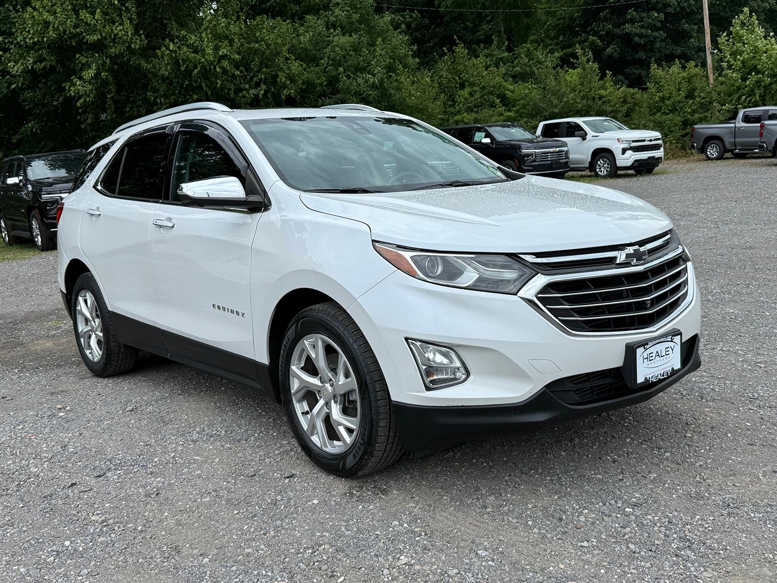 Photo view of 2020 Chevrolet Equinox in White