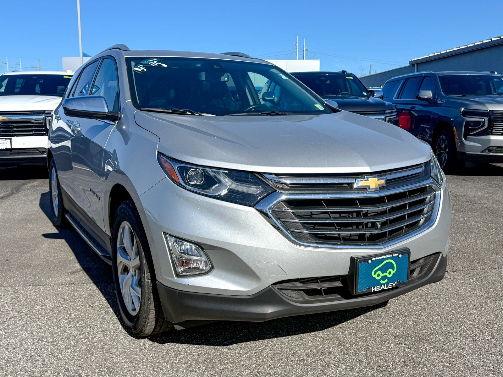 Photo view of 2020 Chevrolet Equinox in Gray