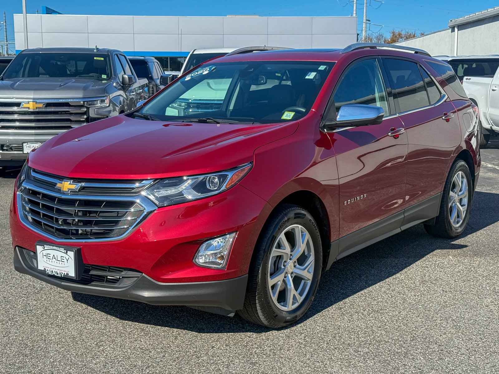 Photo view of 2020 Chevrolet Equinox in Red