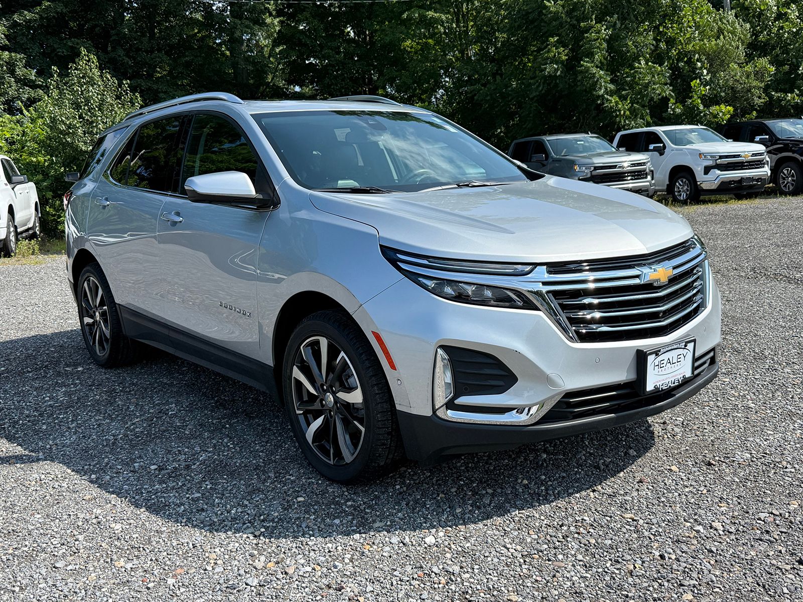 Photo view of 2022 Chevrolet Equinox in Gray