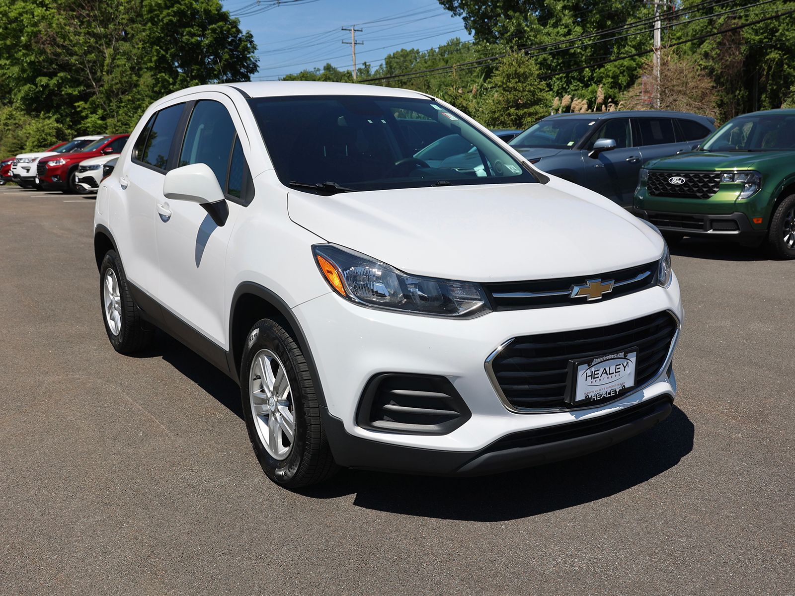 Photo view of 2019 Chevrolet Trax in White