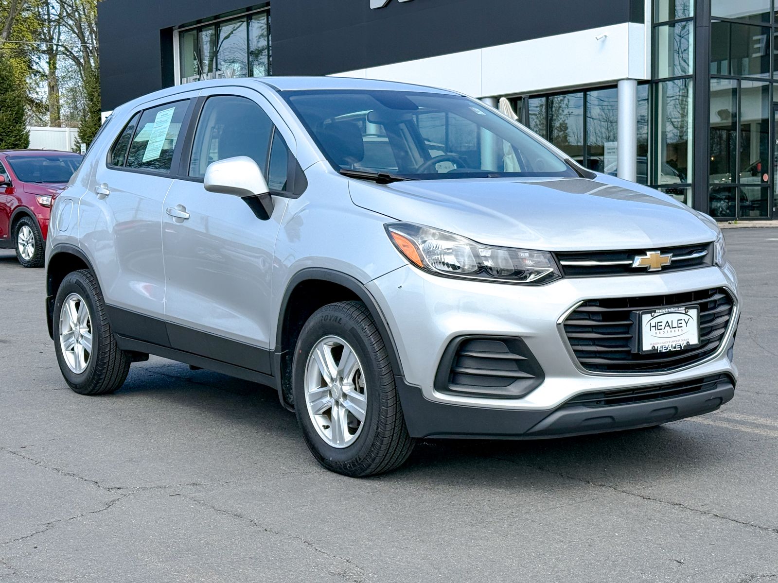 Photo view of 2017 Chevrolet Trax in Gray