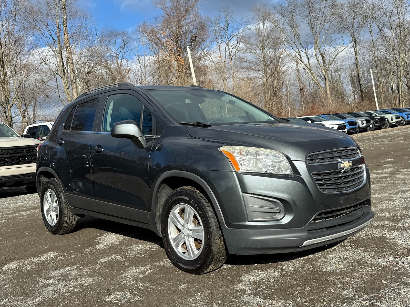 Photo view of 2016 Chevrolet Trax in Gray