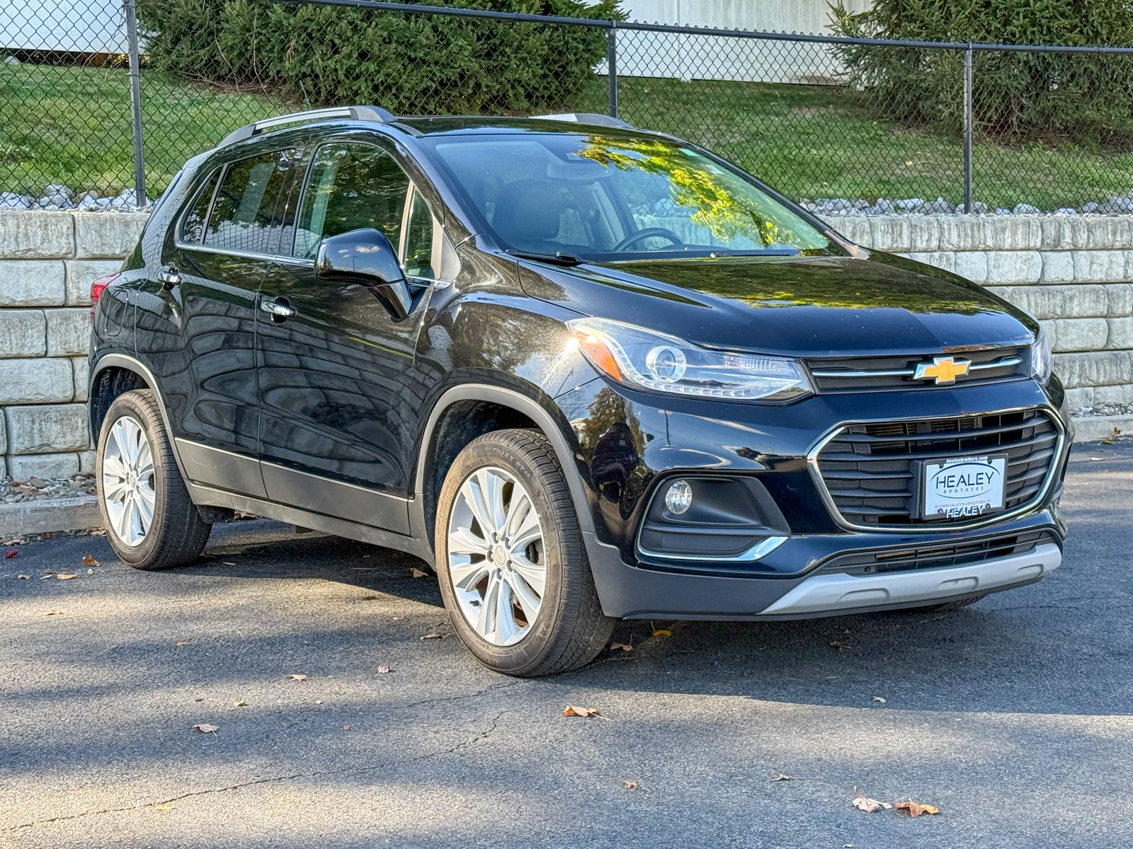 Photo view of 2019 Chevrolet Trax in Black