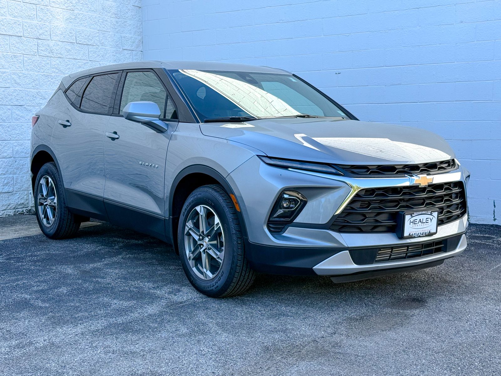 Photo view of 2026 Chevrolet Blazer in Gray
