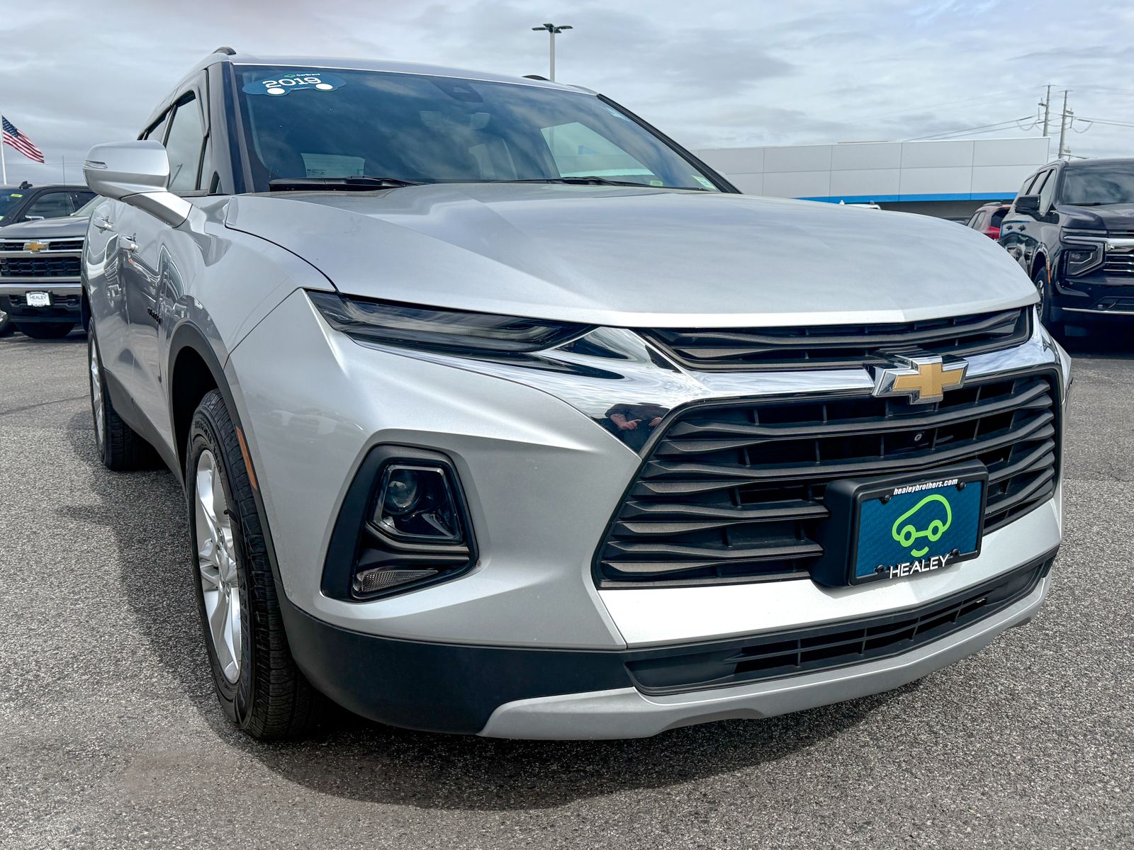 Photo view of 2019 Chevrolet Blazer in Gray