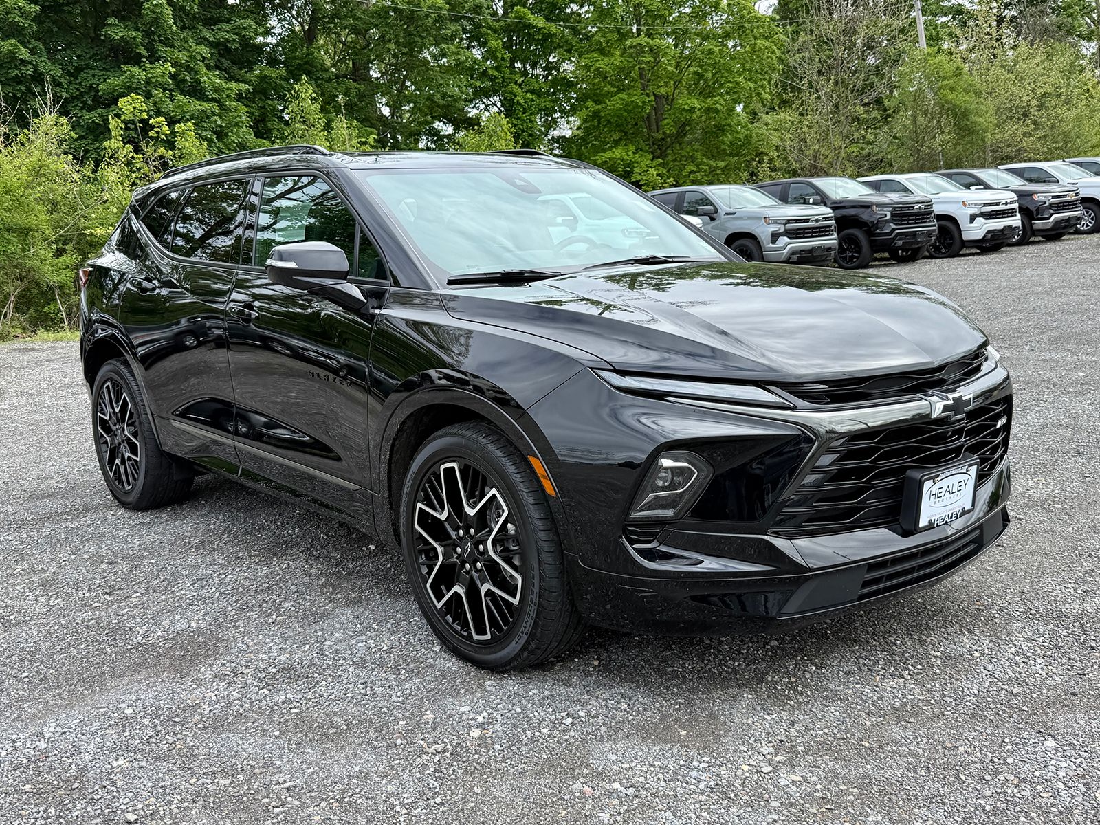 Photo view of 2023 Chevrolet Blazer in Black
