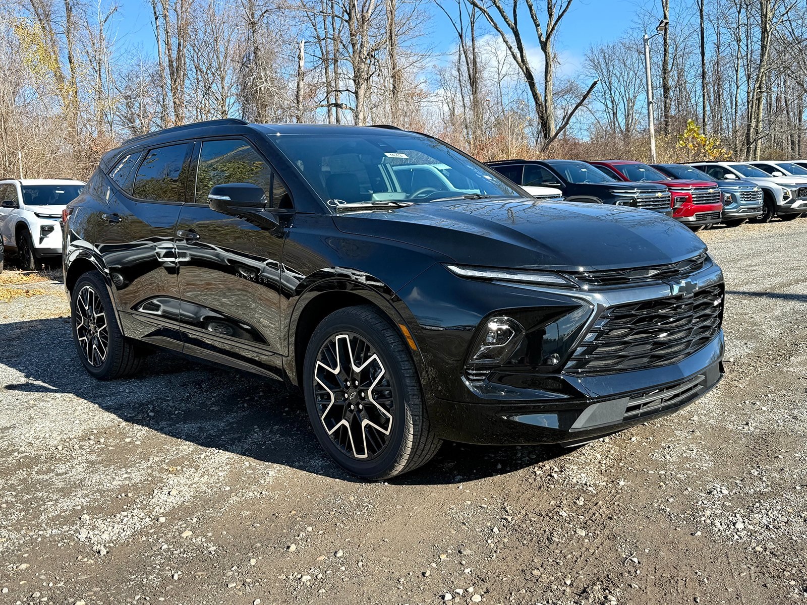 Photo view of 2026 Chevrolet Blazer in Black
