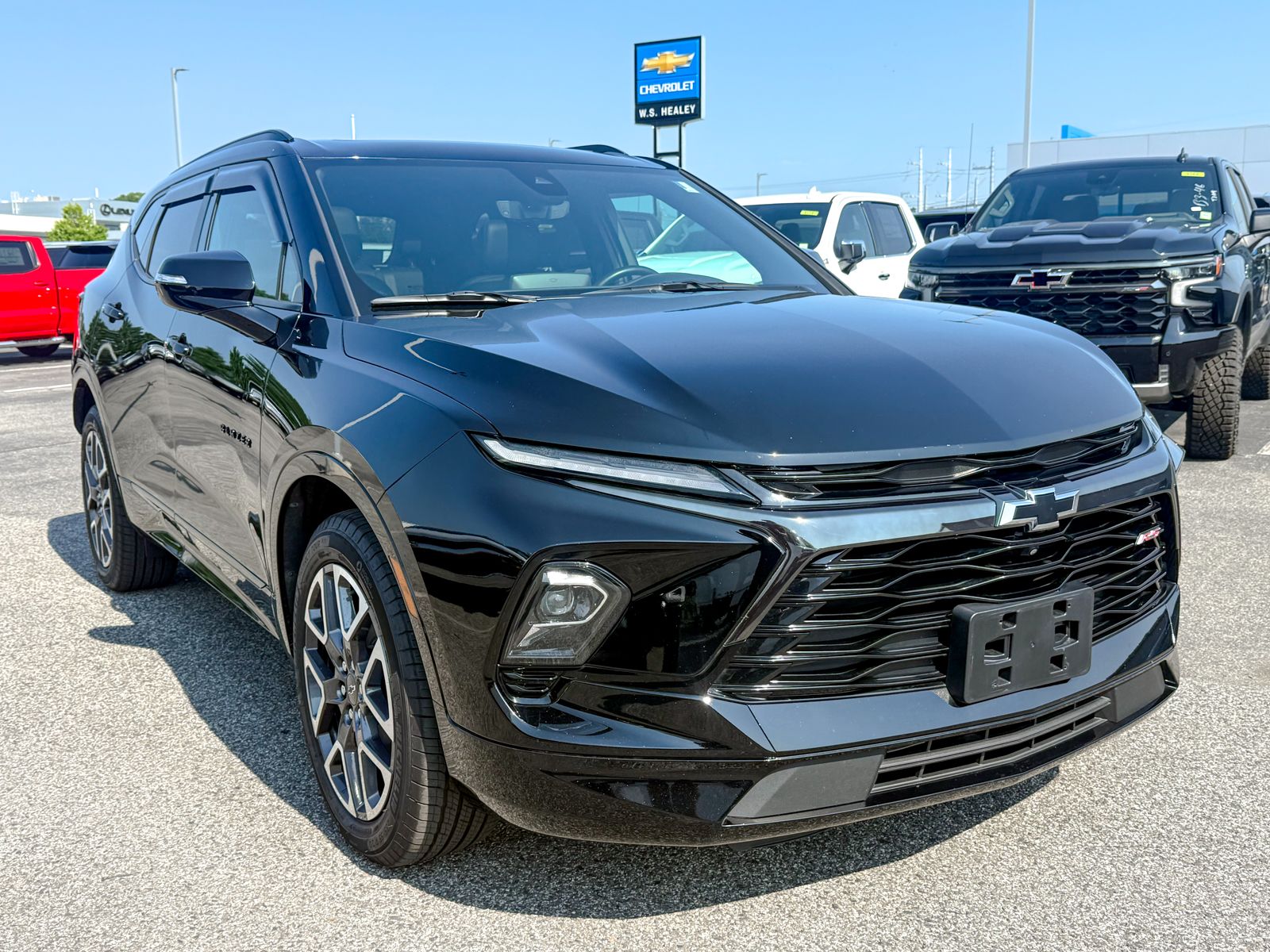Photo view of 2024 Chevrolet Blazer in Black