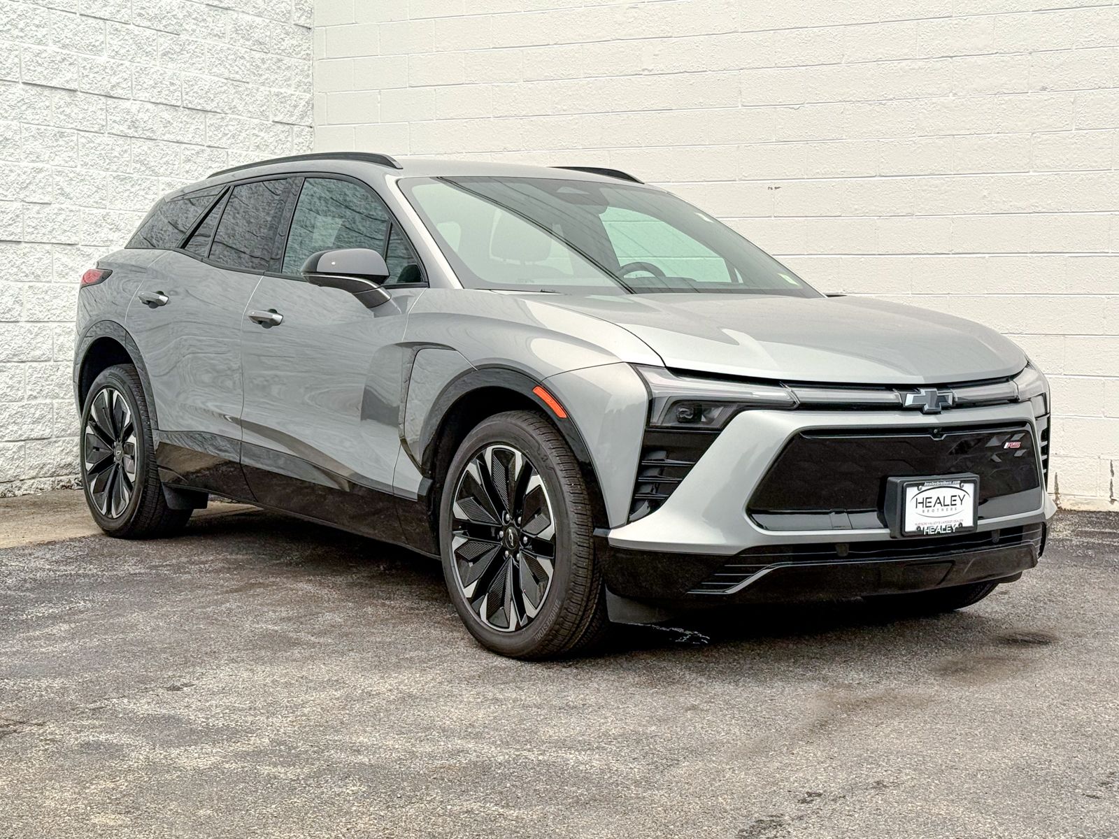 Photo view of 2024 Chevrolet Blazer EV in Gray