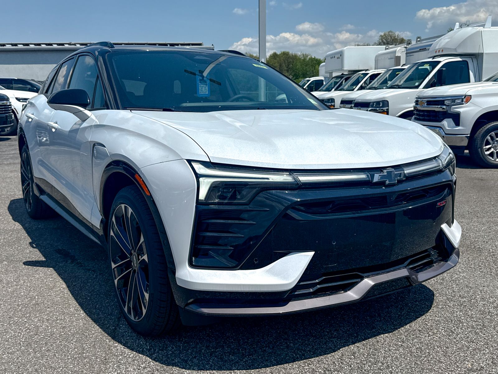 Photo view of 2026 Chevrolet Blazer EV in White