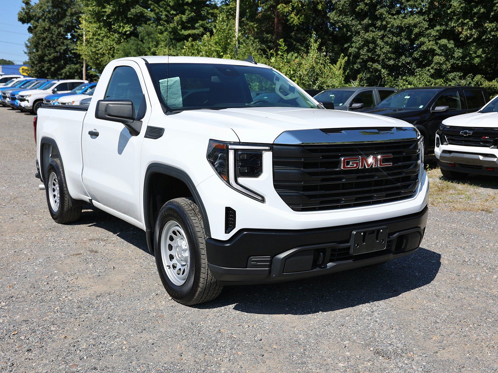Photo view of 2024 GMC Sierra 1500 in White