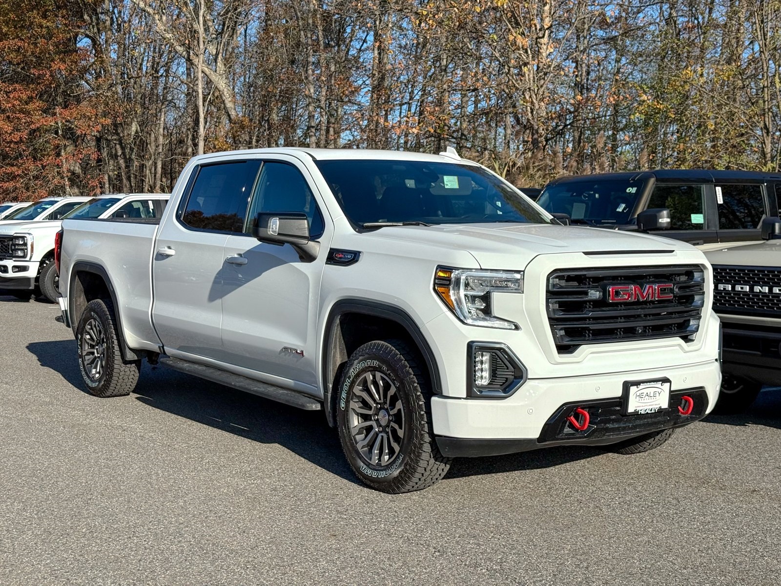 Photo view of 2022 GMC Sierra 1500 Limited in White
