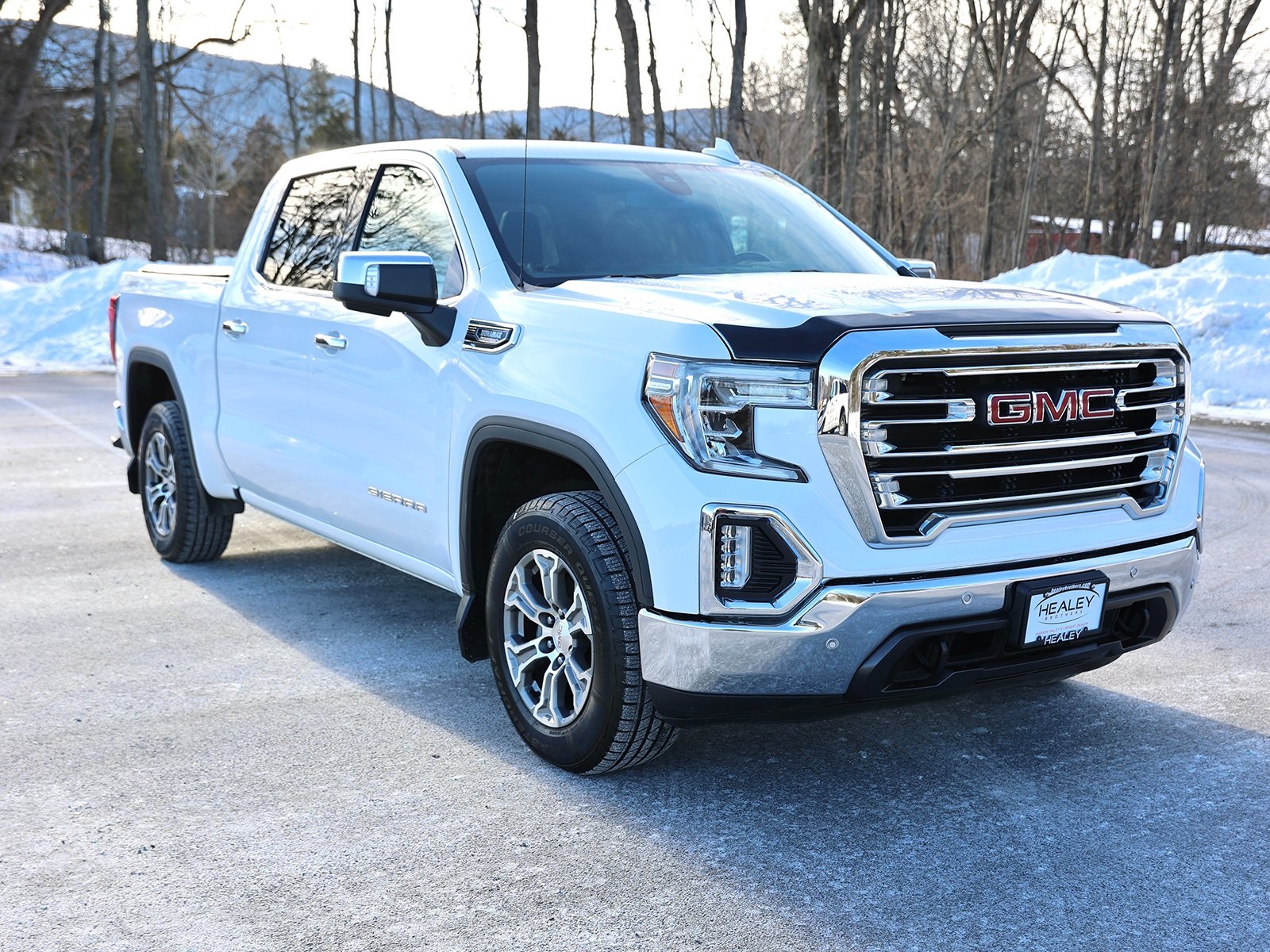 Photo view of 2021 GMC Sierra 1500 in White