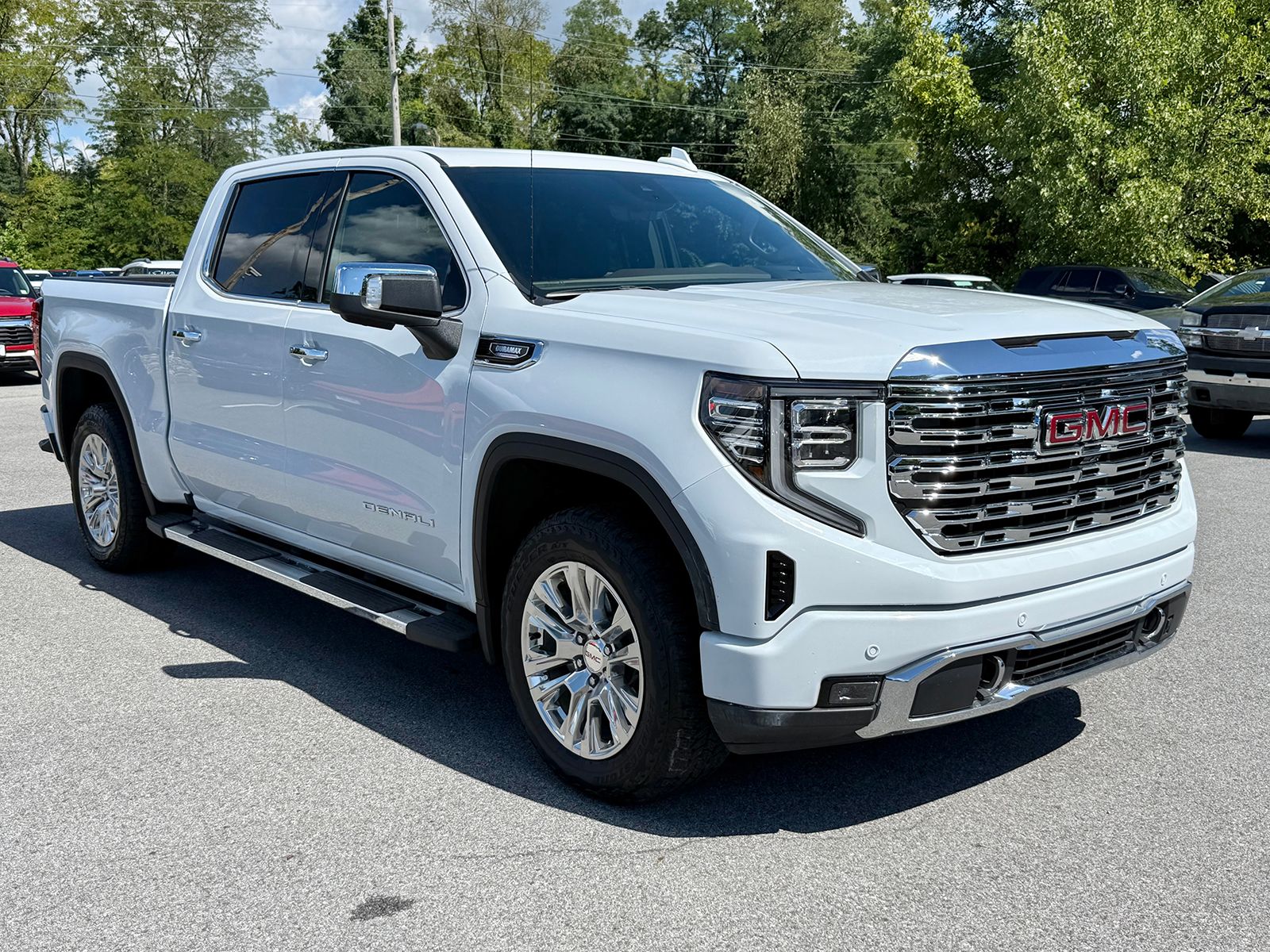 Photo view of 2026 GMC Sierra 1500 in White