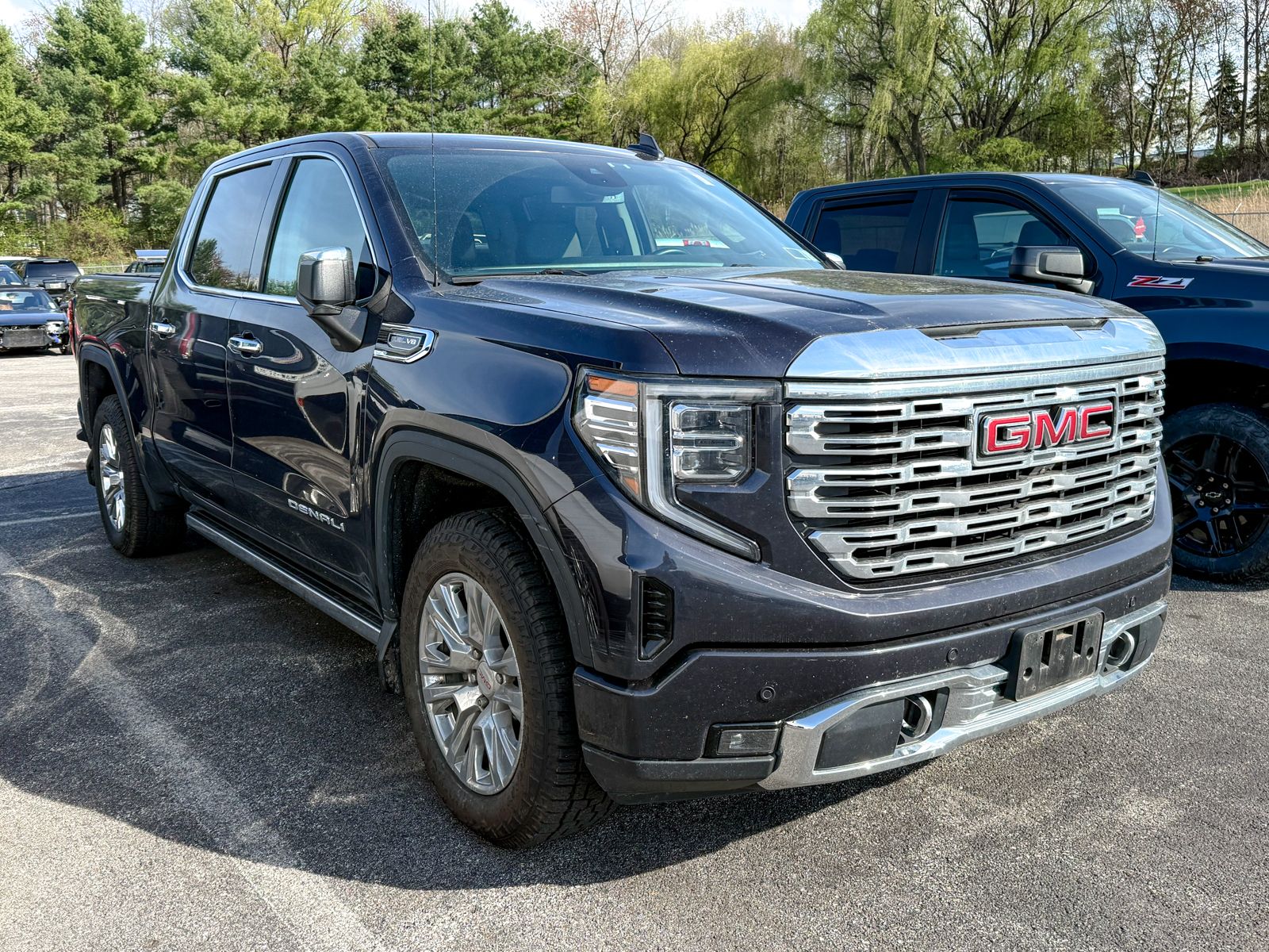 Photo view of 2022 GMC Sierra 1500 in Gray