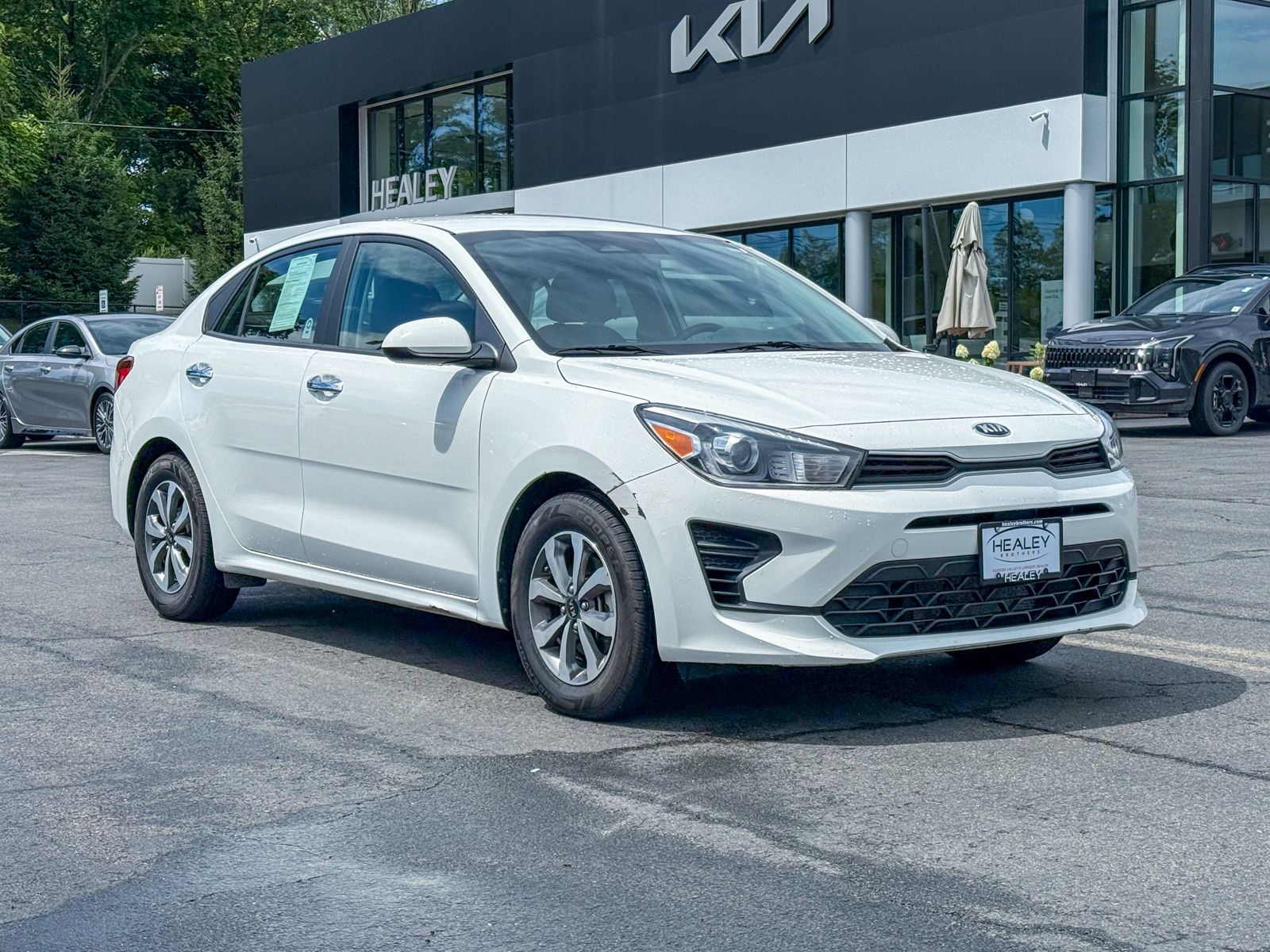 Photo view of 2021 Kia Rio in White
