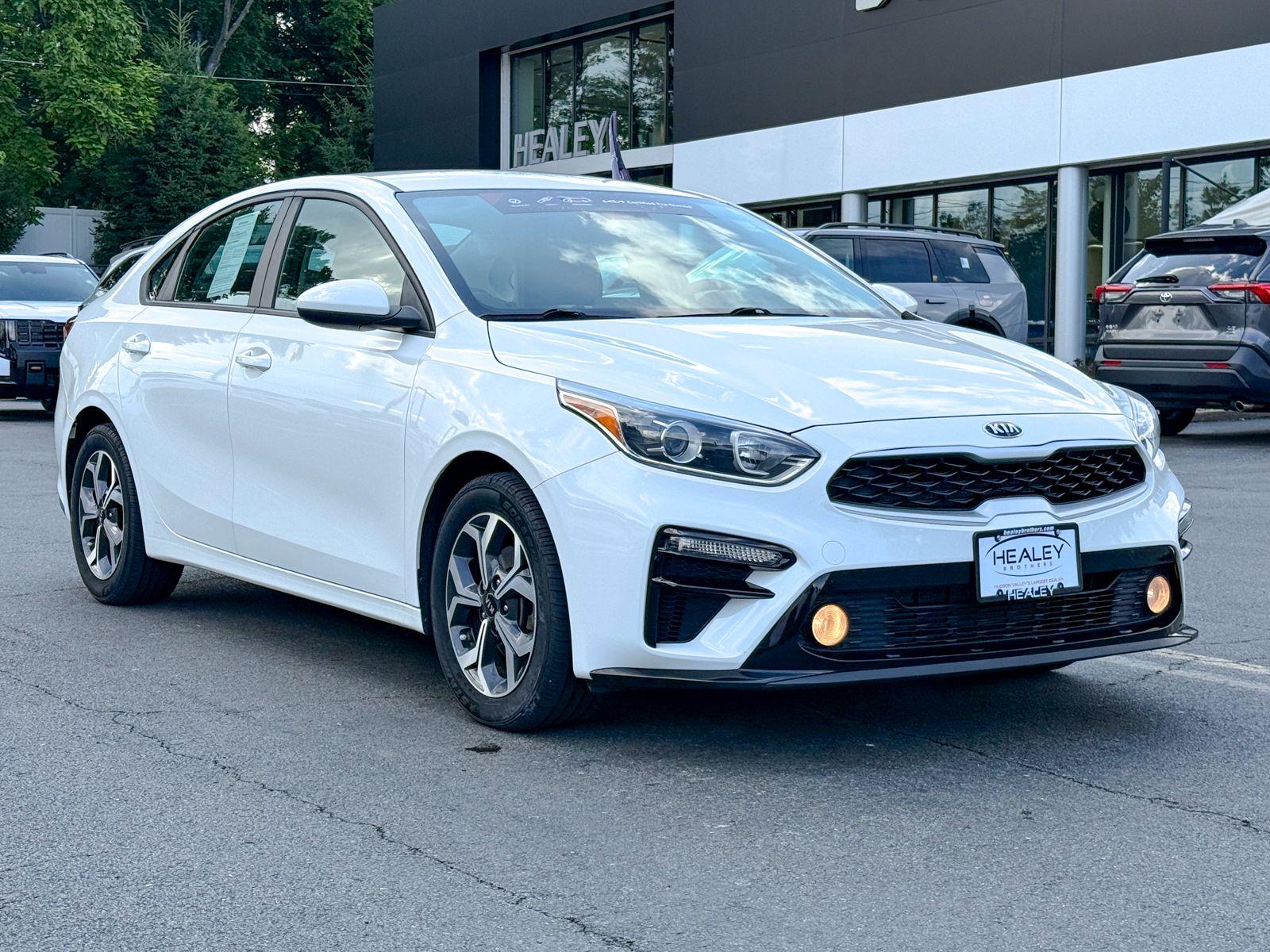 Photo view of 2020 Kia Forte in White