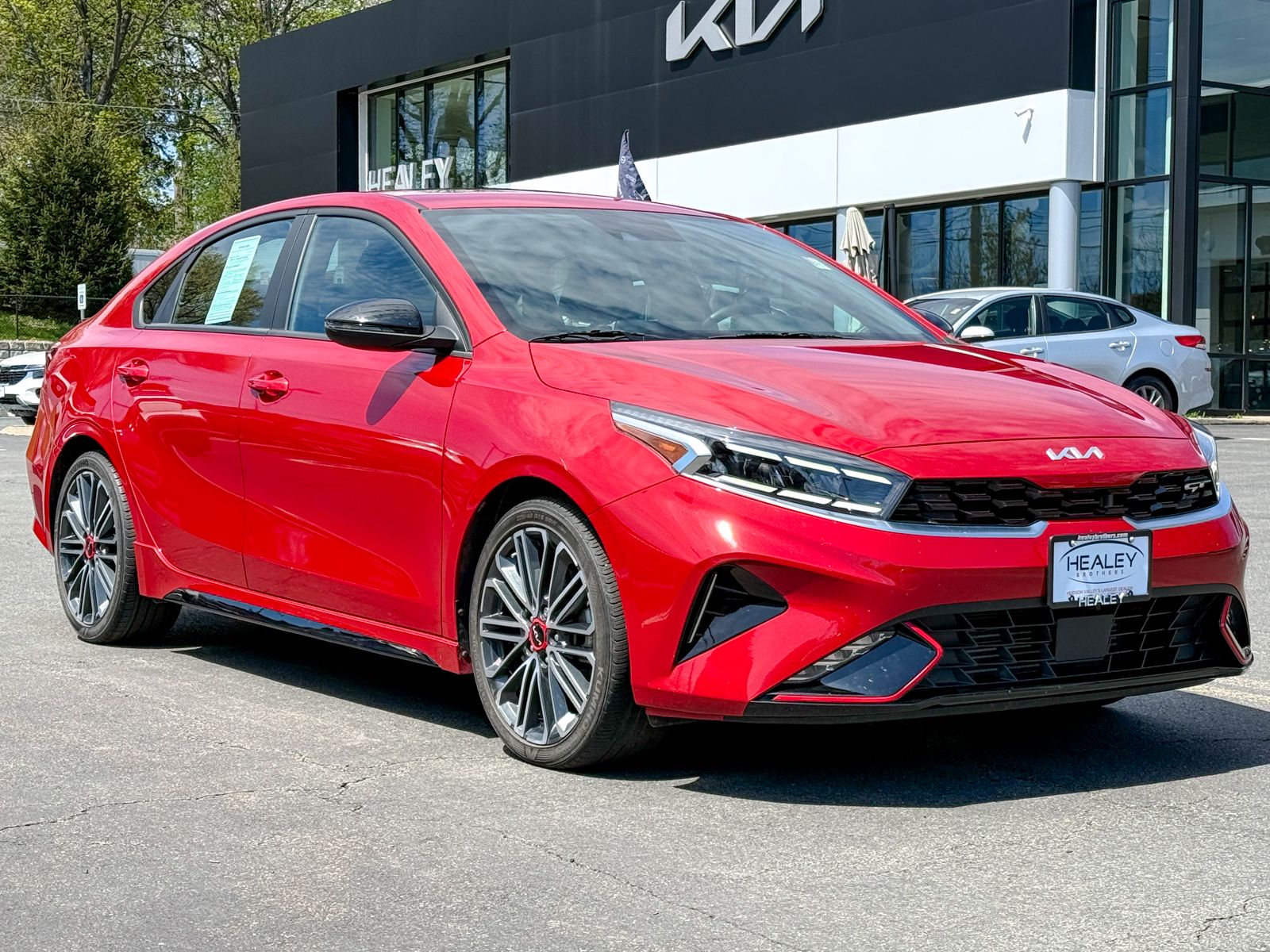 Photo view of 2023 Kia Forte in Red