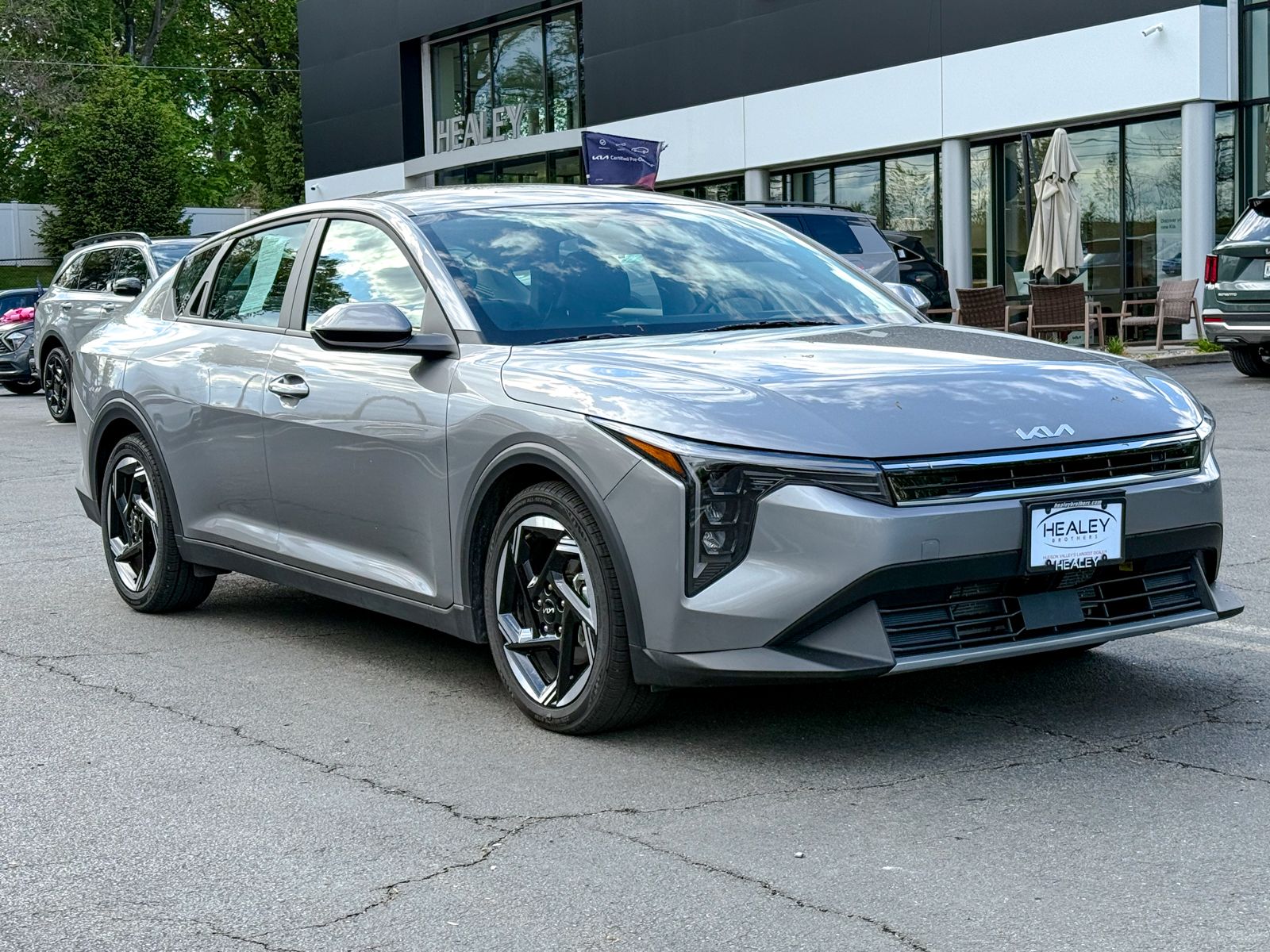 Photo view of 2025 Kia K4 in Gray