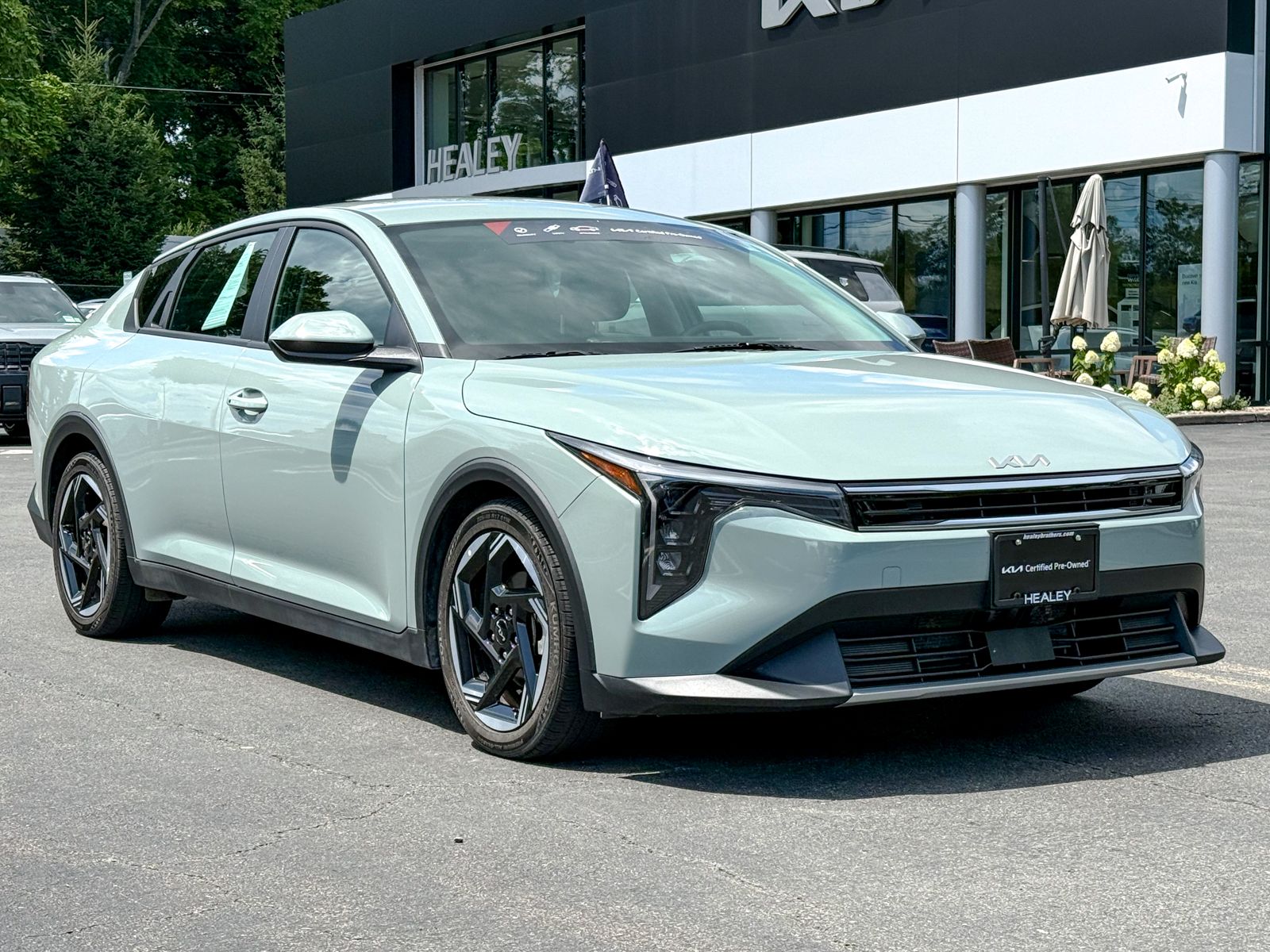 Photo view of 2025 Kia K4 in Gray