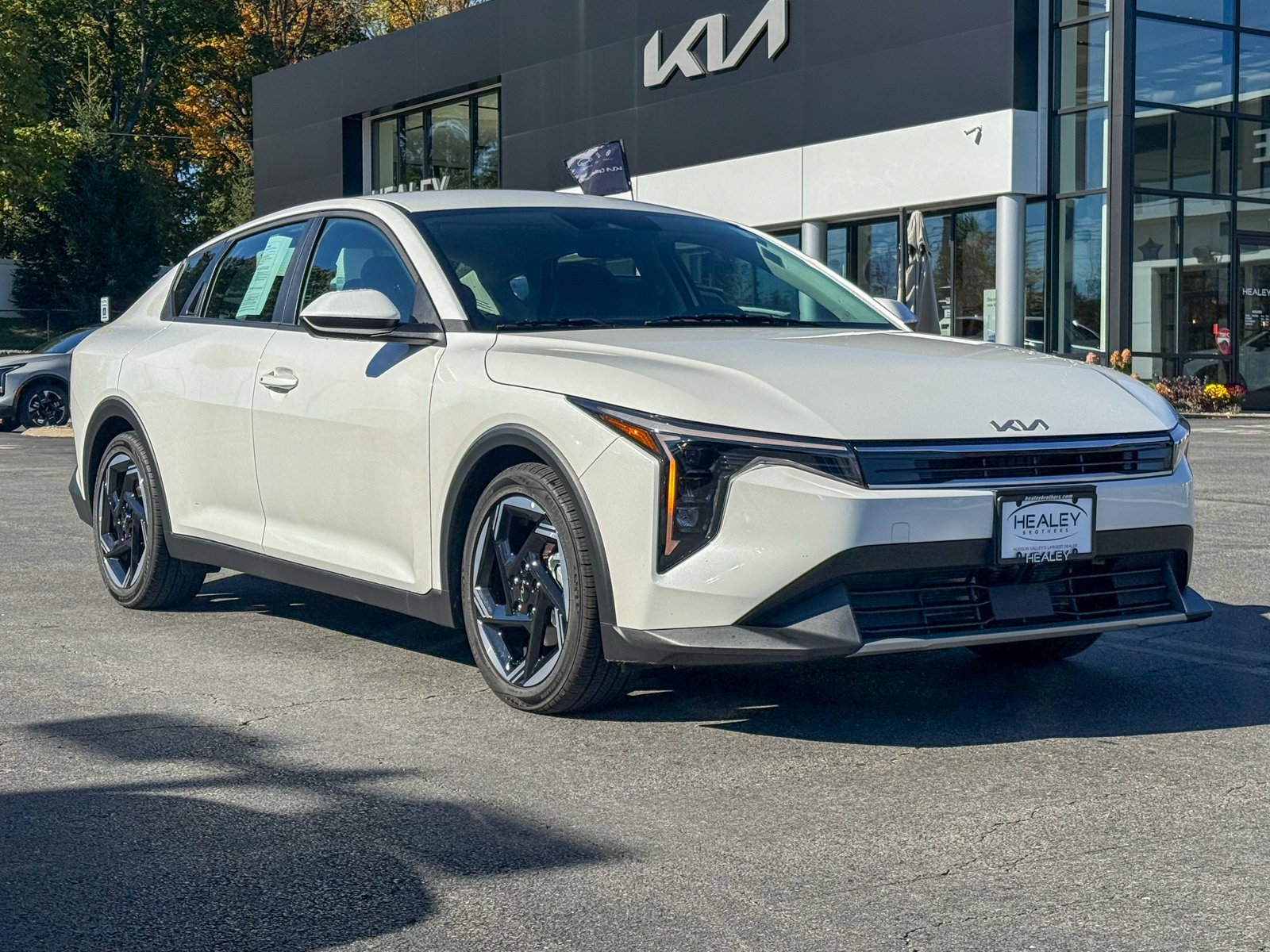 Photo view of 2025 Kia K4 in White