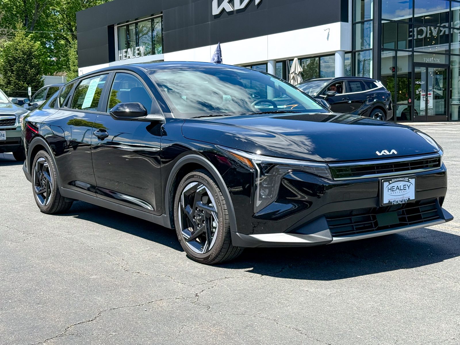 Photo view of 2025 Kia K4 in Black