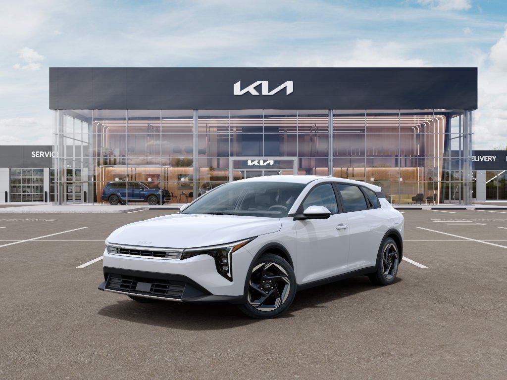 Photo view of 2026 Kia K4 Hatchback in White