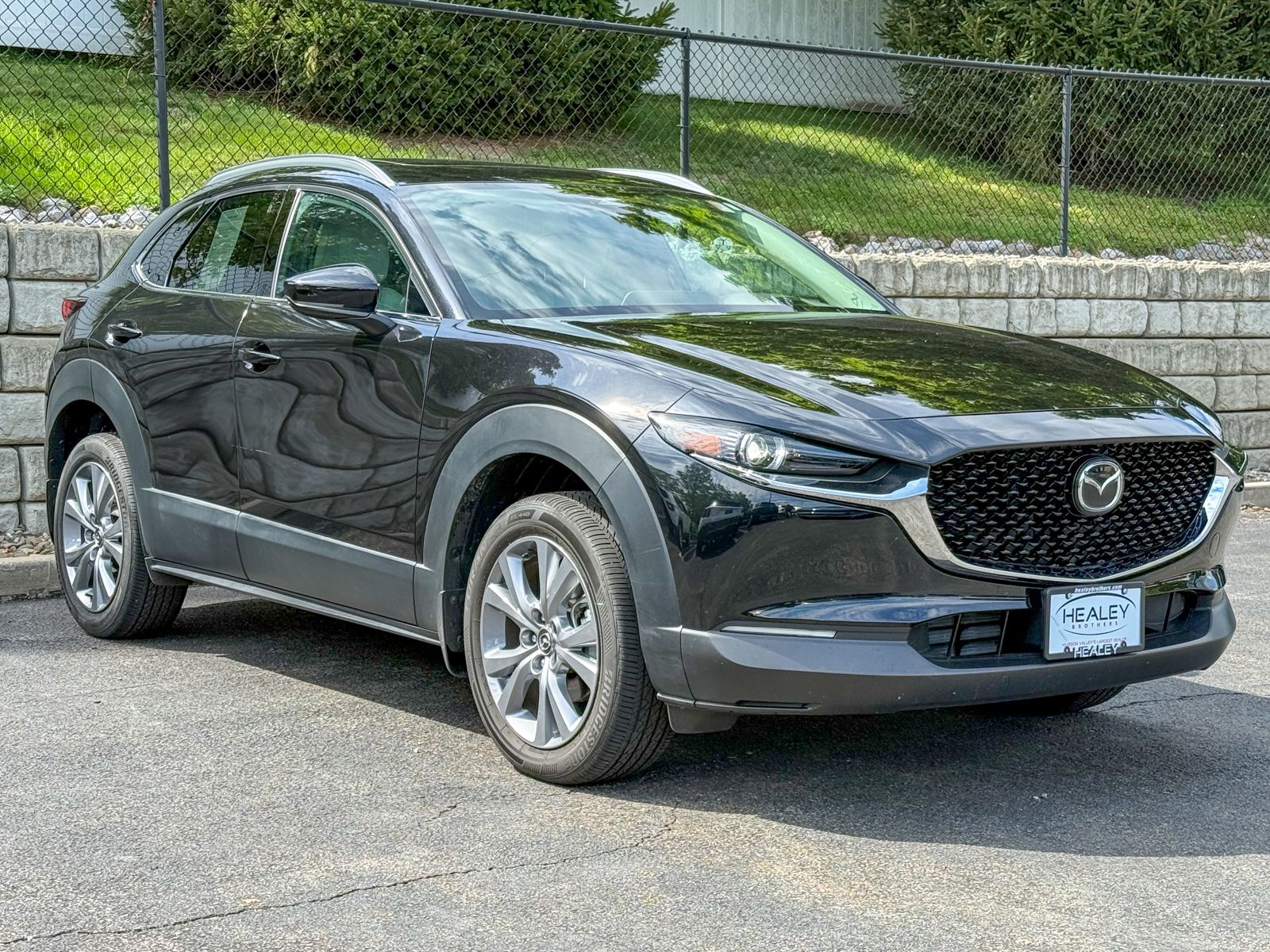 Photo view of 2025 Mazda CX-30 in Black