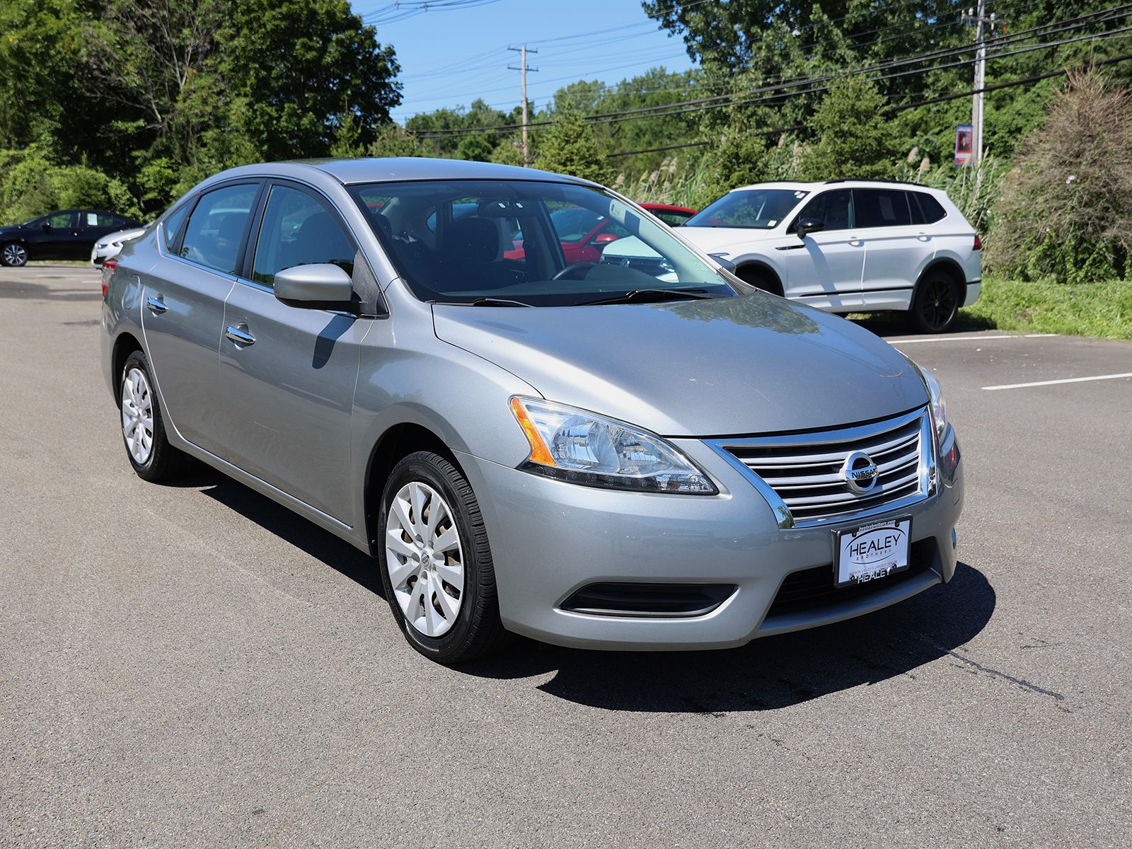 Photo view of 2014 Nissan Sentra in Silver
