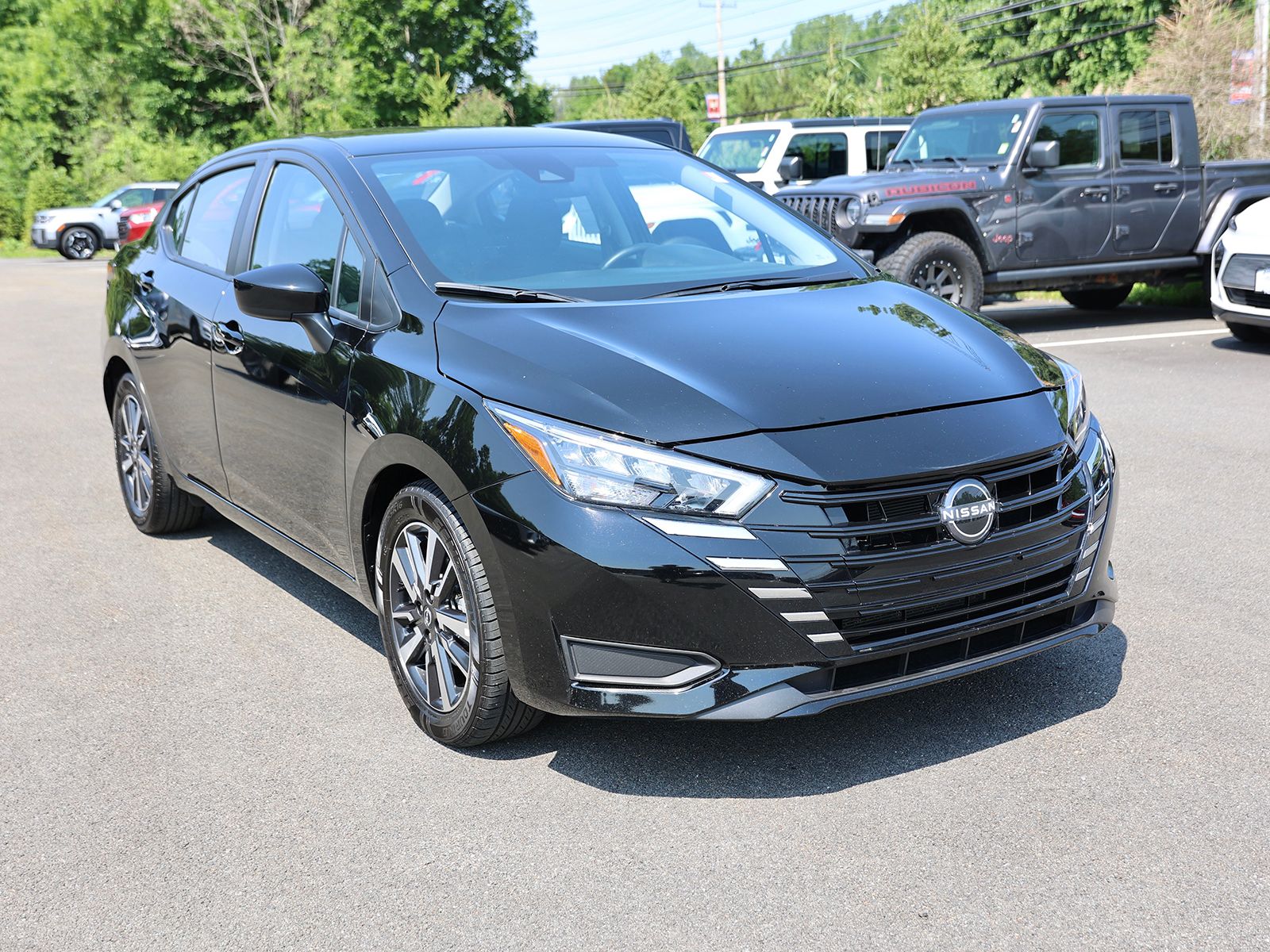 Photo view of 2025 Nissan Versa in Black