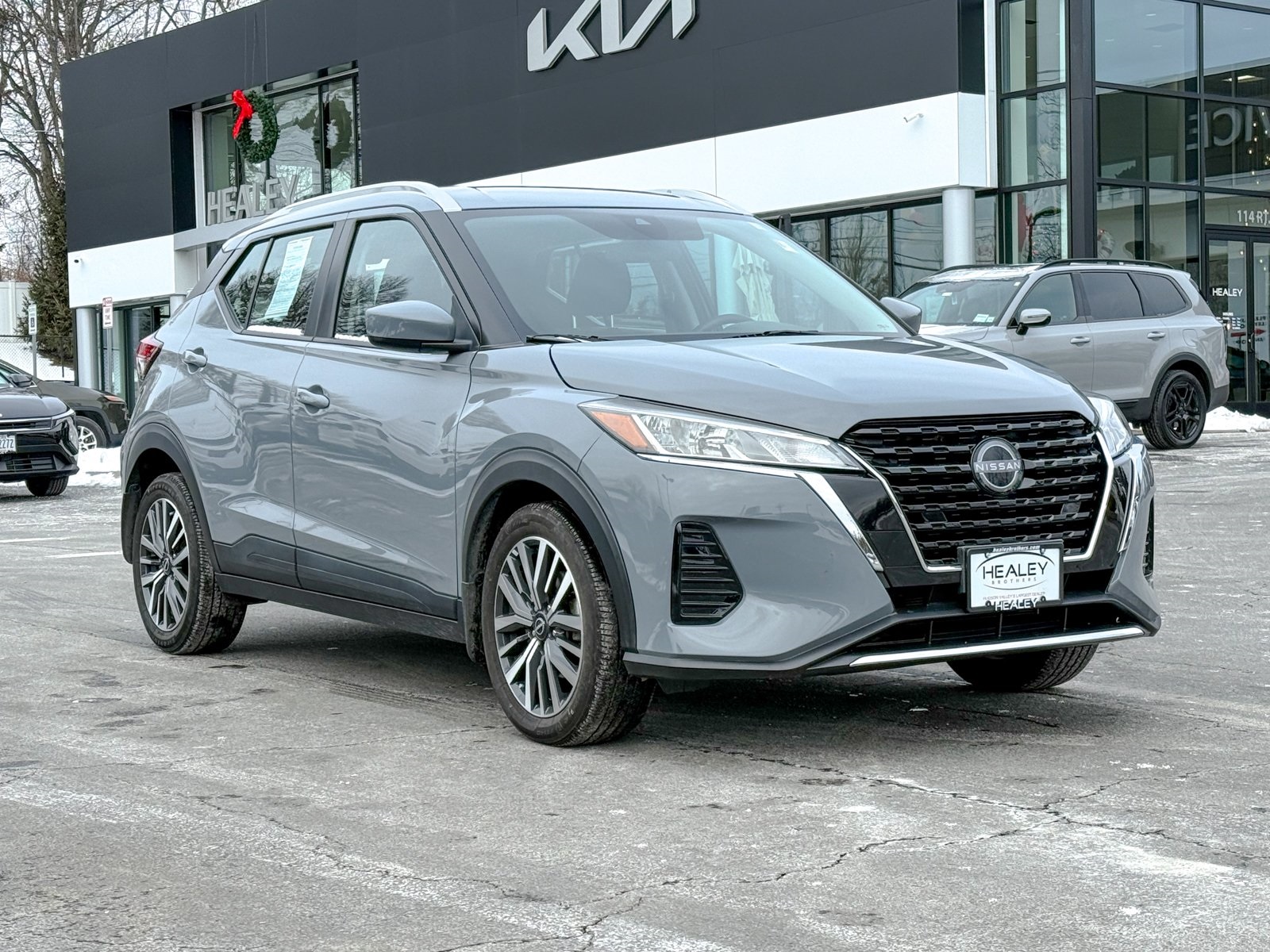 Photo view of 2023 Nissan Kicks in Gray