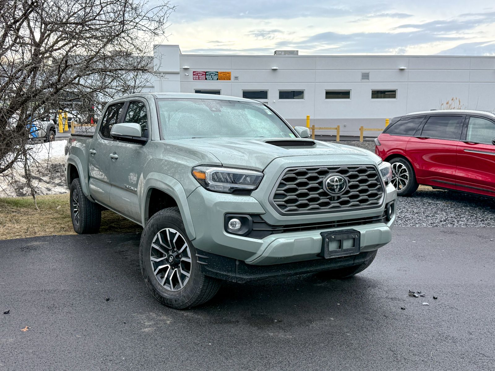Photo view of 2023 Toyota Tacoma 4WD in Gray