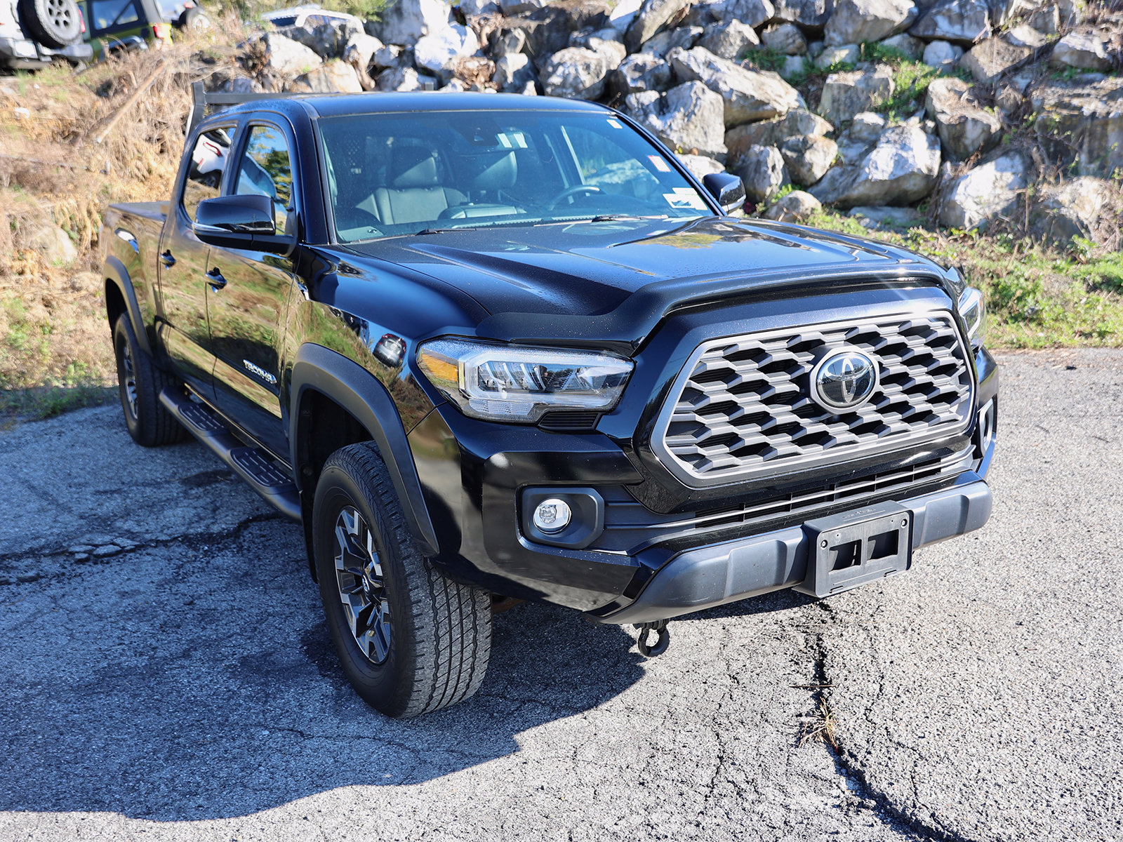 Photo view of 2022 Toyota Tacoma 4WD in Black