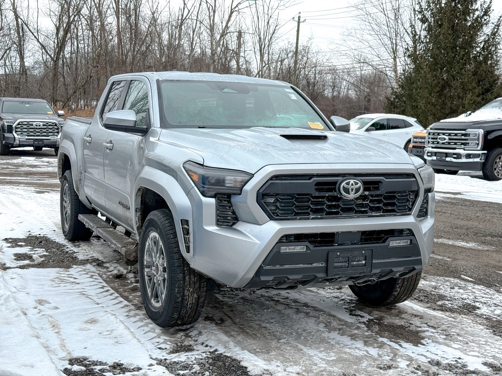 Photo view of 2024 Toyota Tacoma in Silver