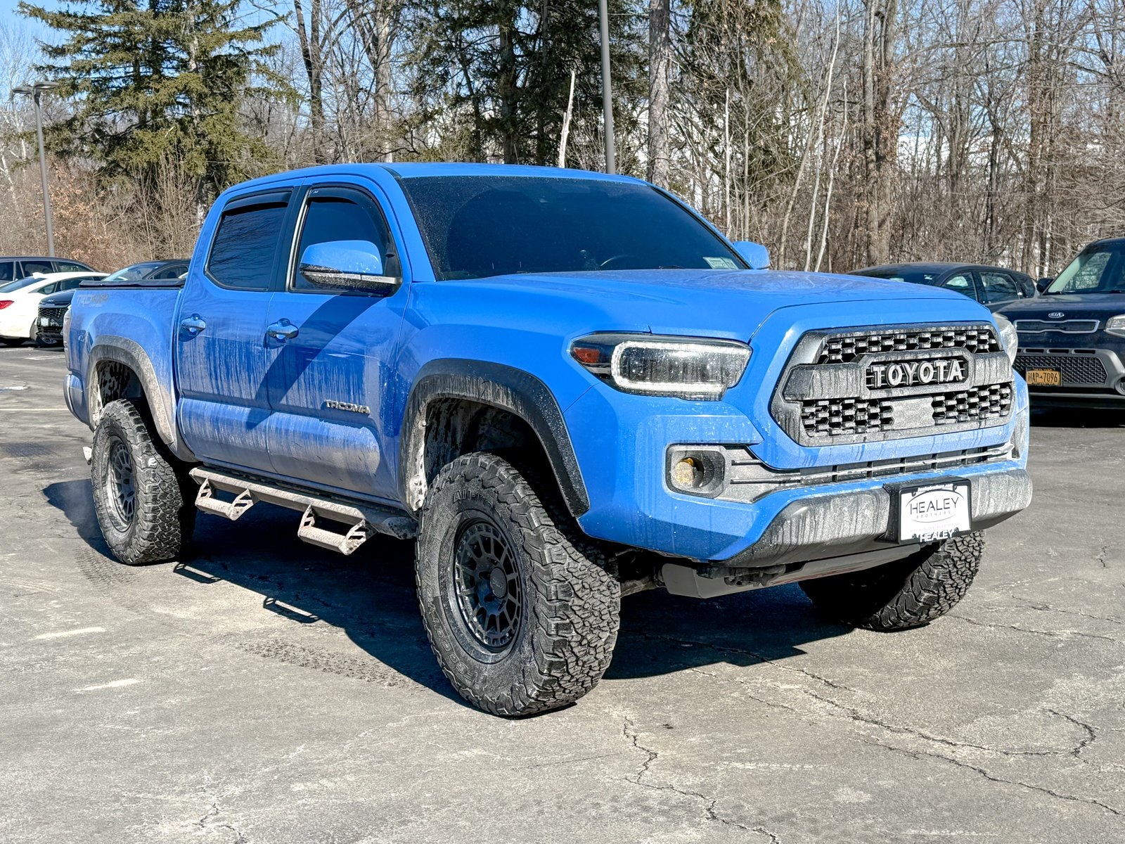 Photo view of 2021 Toyota Tacoma in Blue