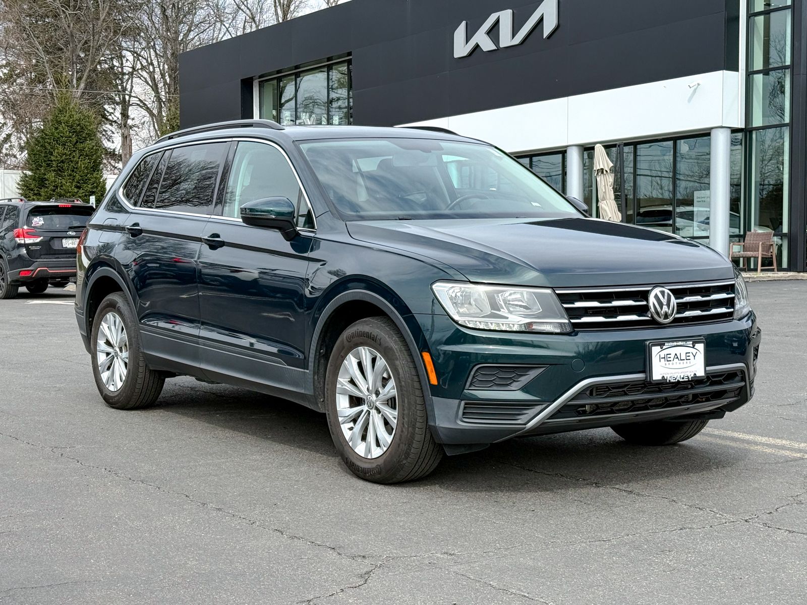 Photo view of 2019 Volkswagen Tiguan in Green