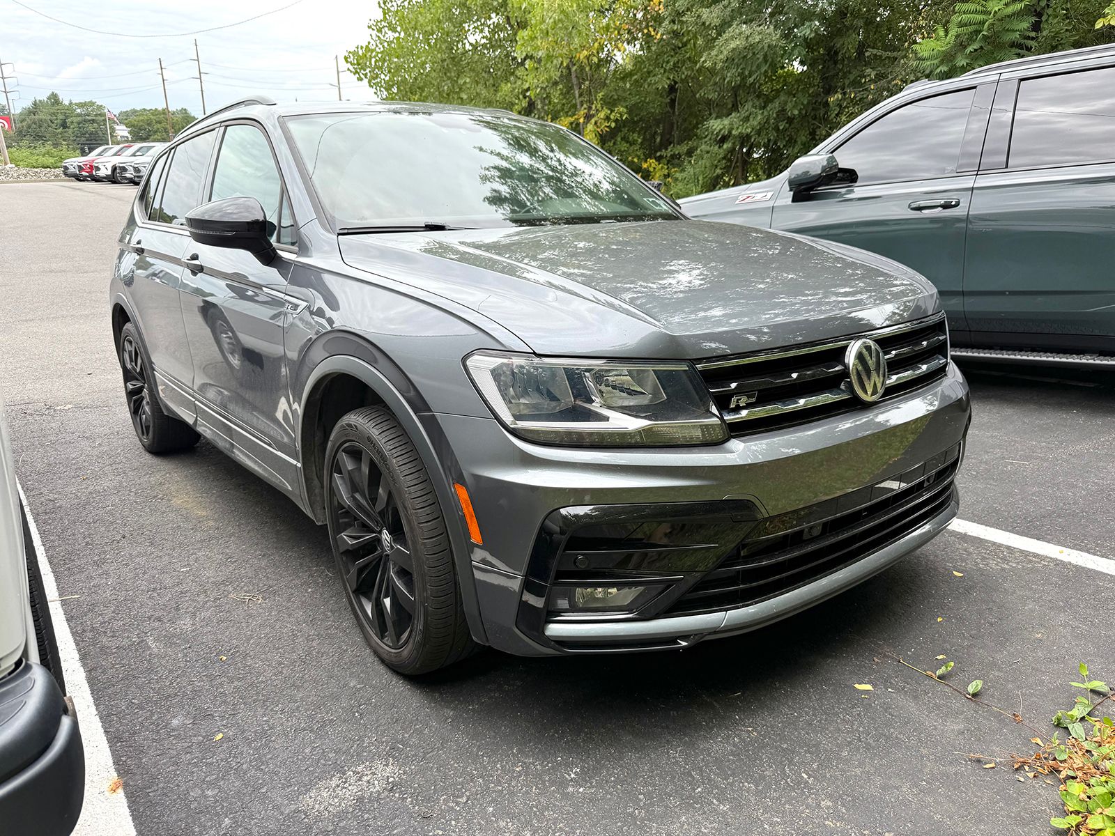Photo view of 2021 Volkswagen Tiguan in Gray