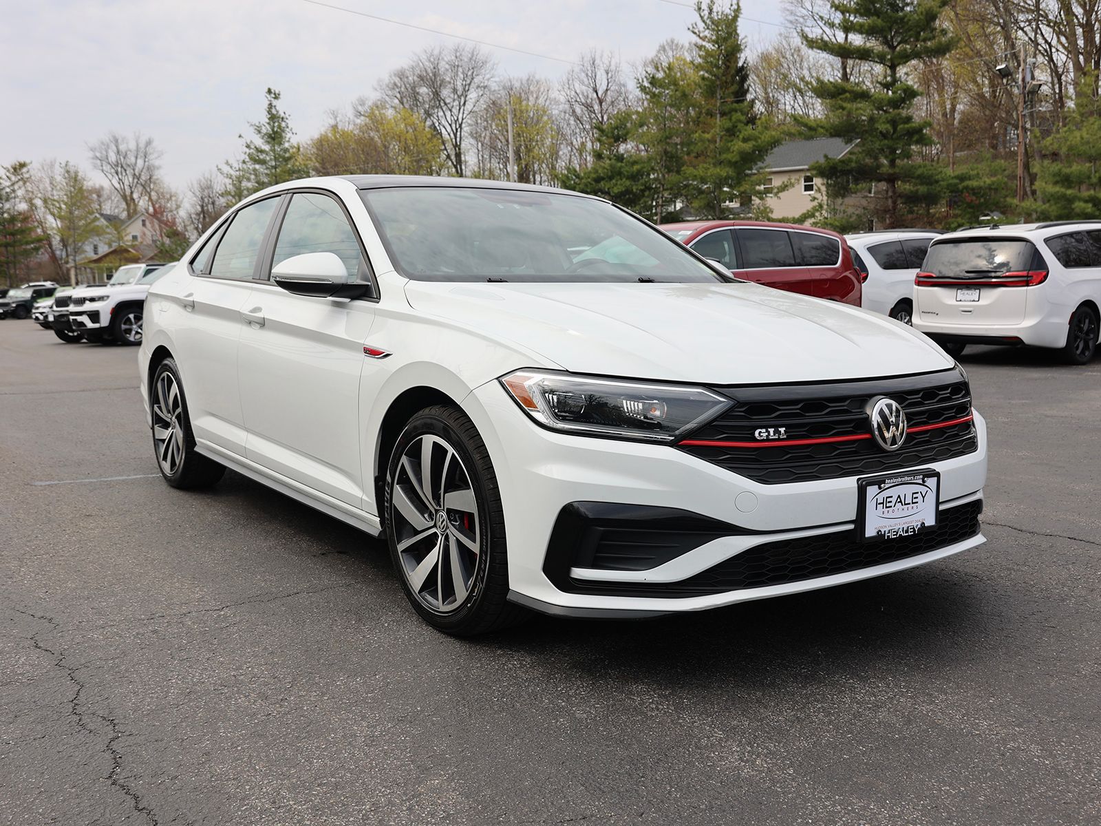 Photo view of 2020 Volkswagen Jetta GLI in White