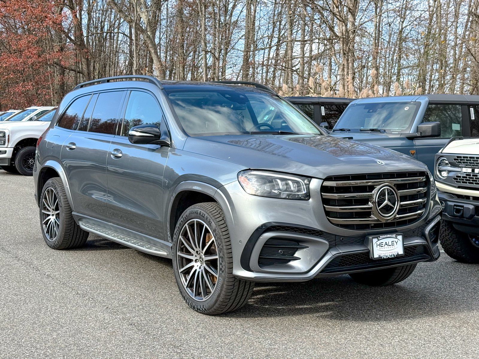 Photo view of 2024 Mercedes-Benz GLS in Silver
