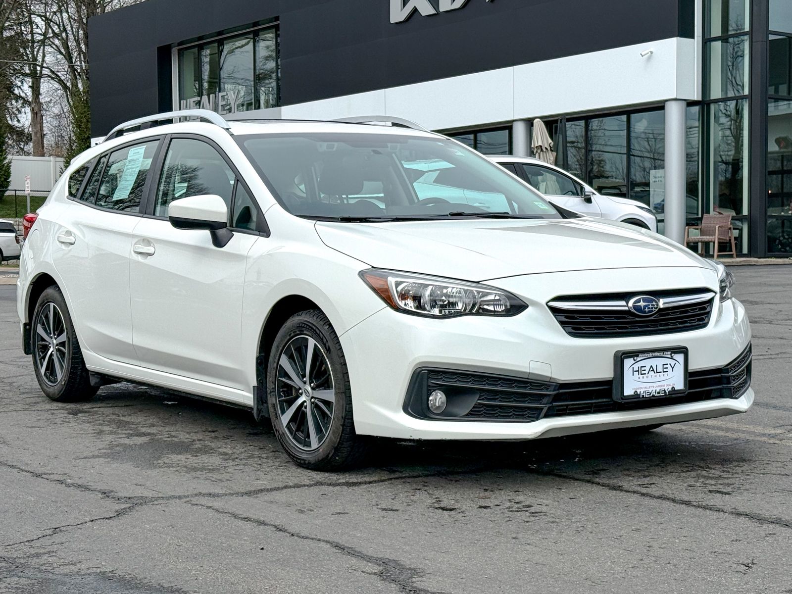 Photo view of 2021 Subaru Impreza in White