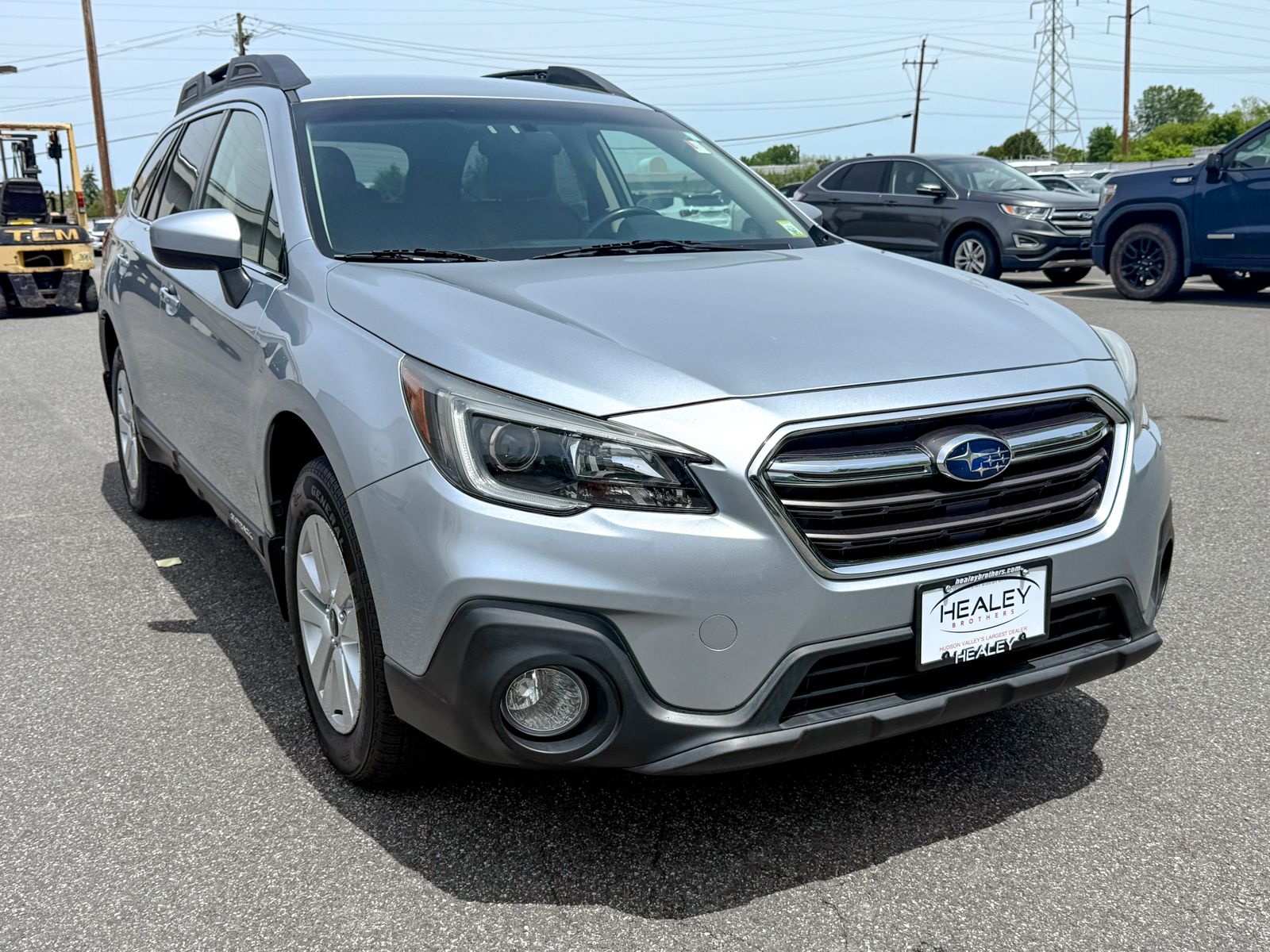 Photo view of 2018 Subaru Outback in Silver