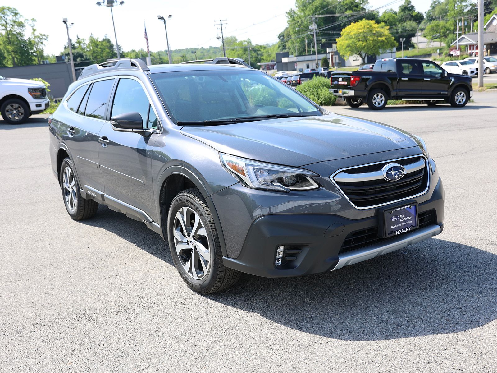 Photo view of 2022 Subaru Outback in Gray
