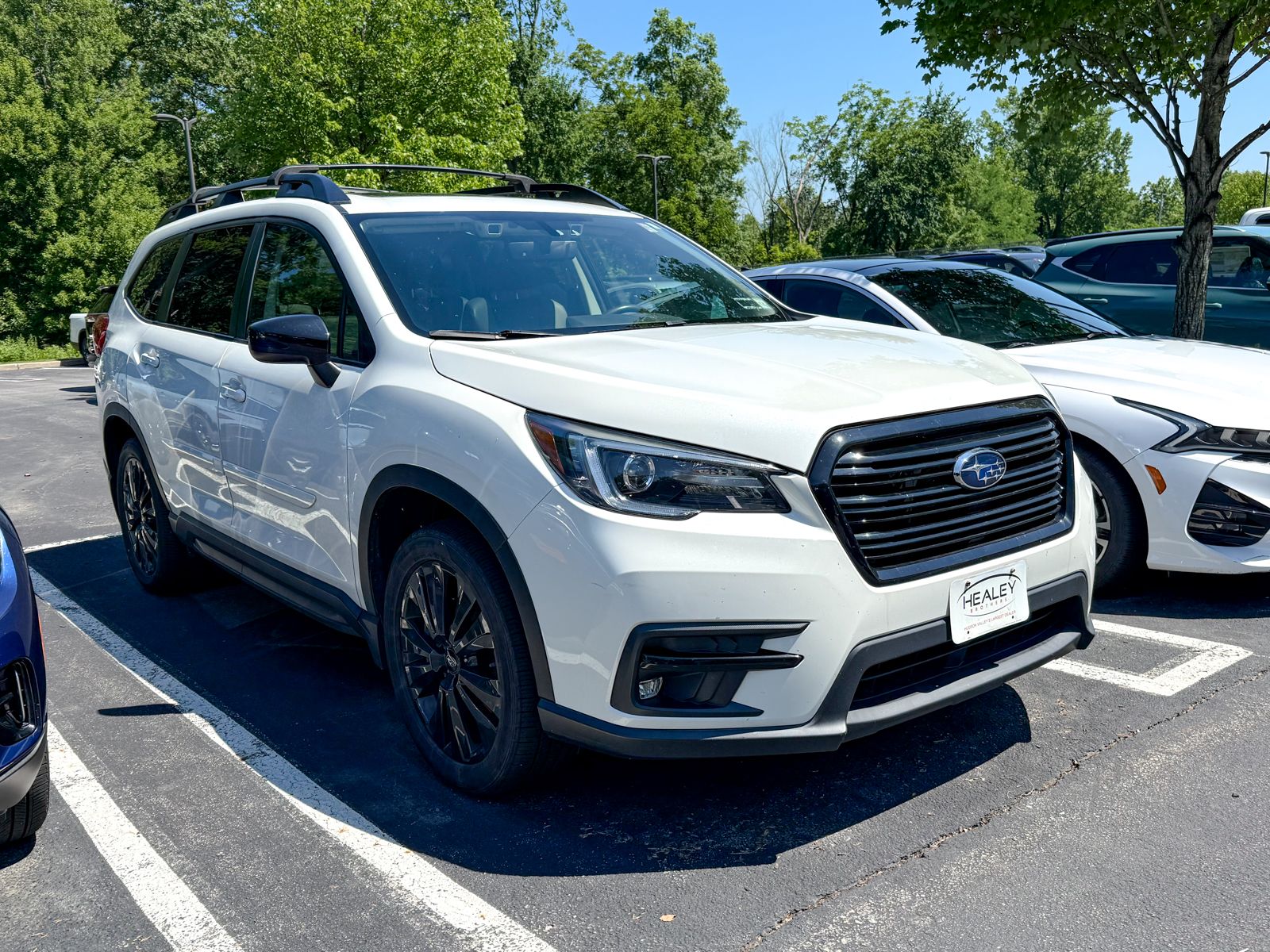 Photo view of 2022 Subaru Ascent in White