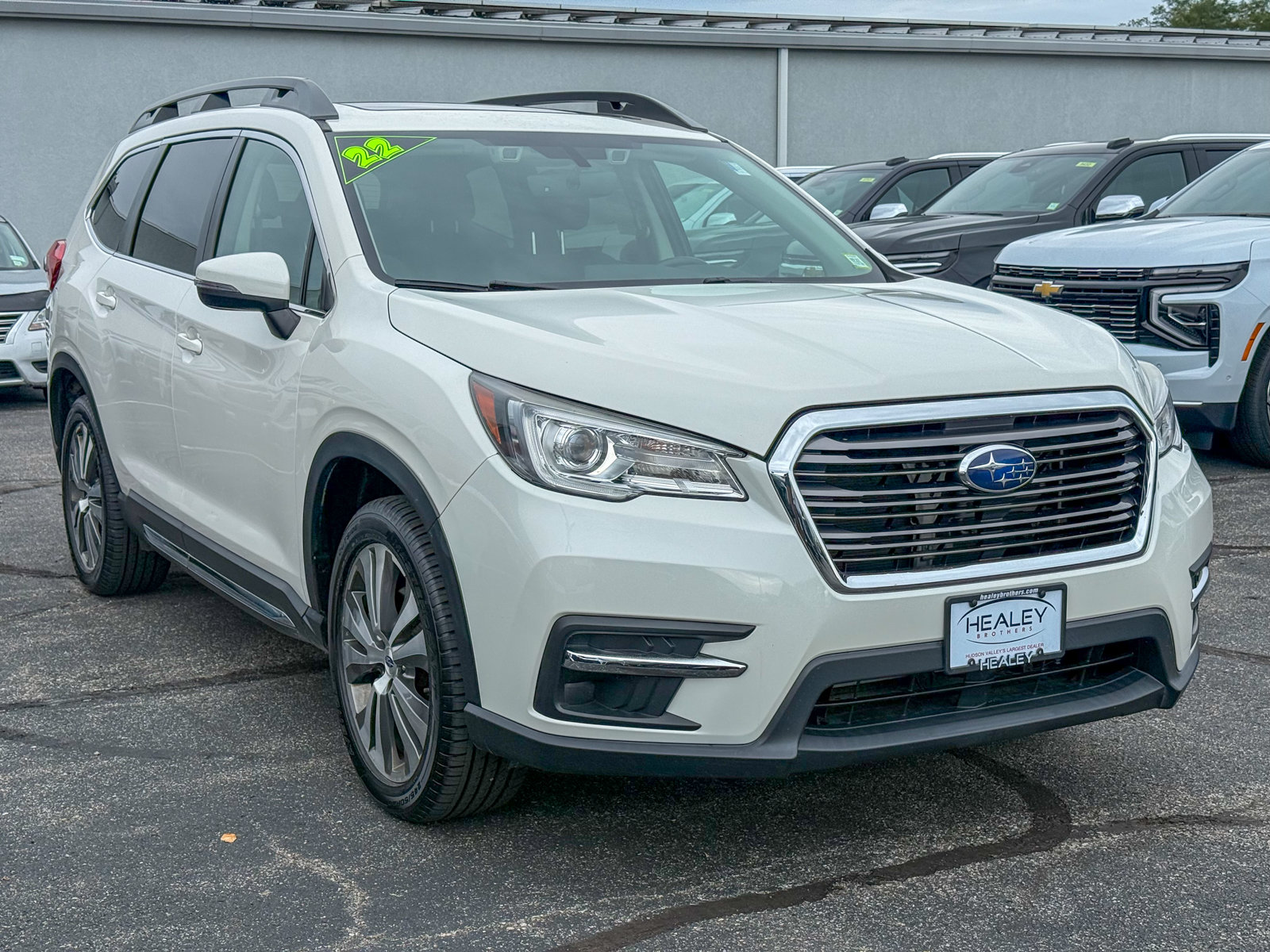 Photo view of 2022 Subaru Ascent in White