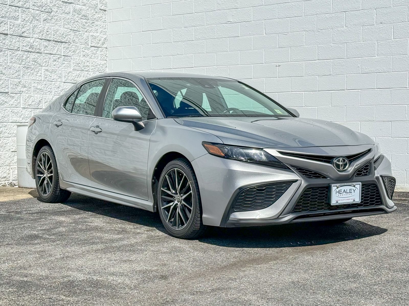 Photo view of 2021 Toyota Camry in Silver