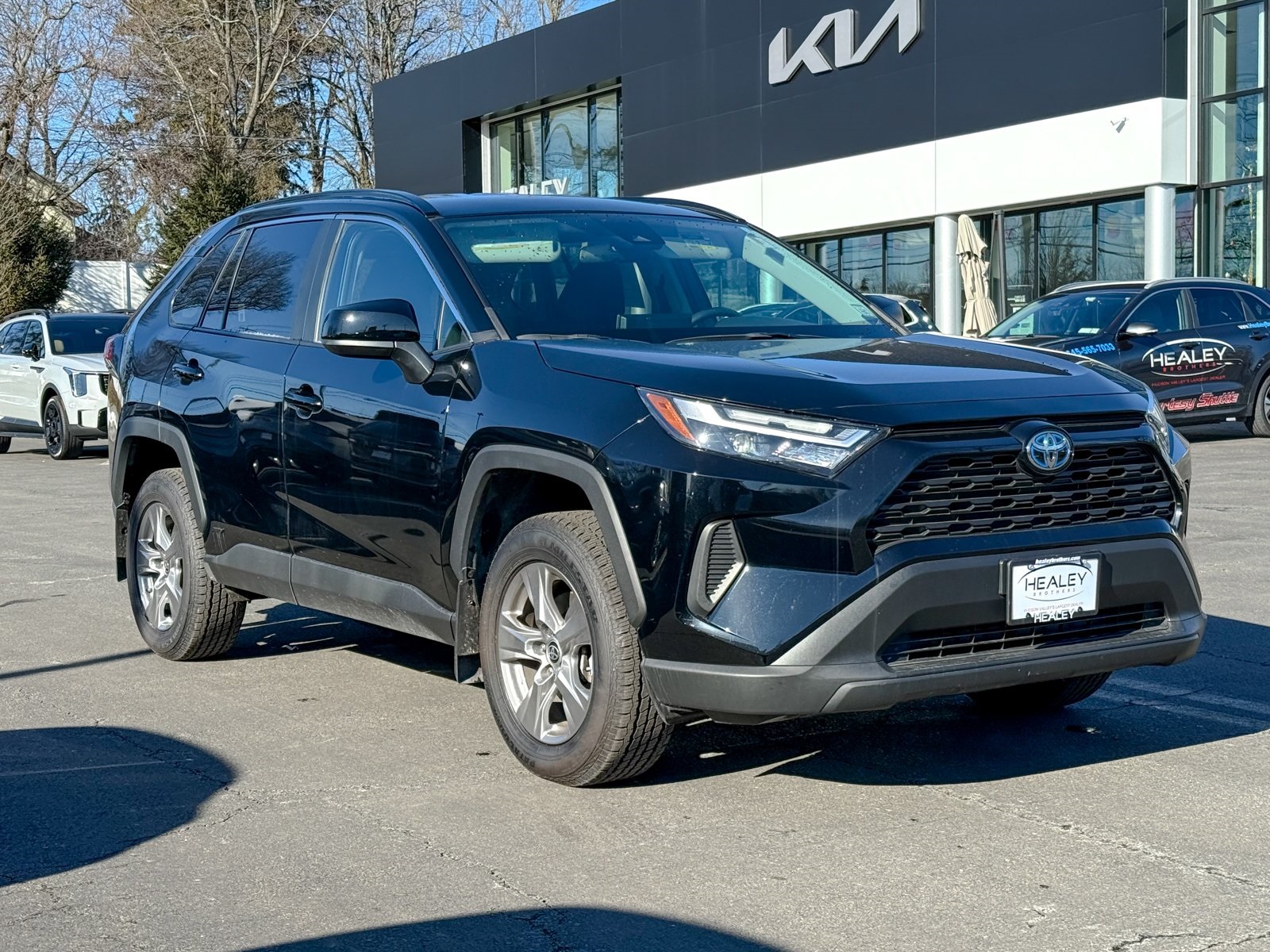 Photo view of 2023 Toyota RAV4 in Black