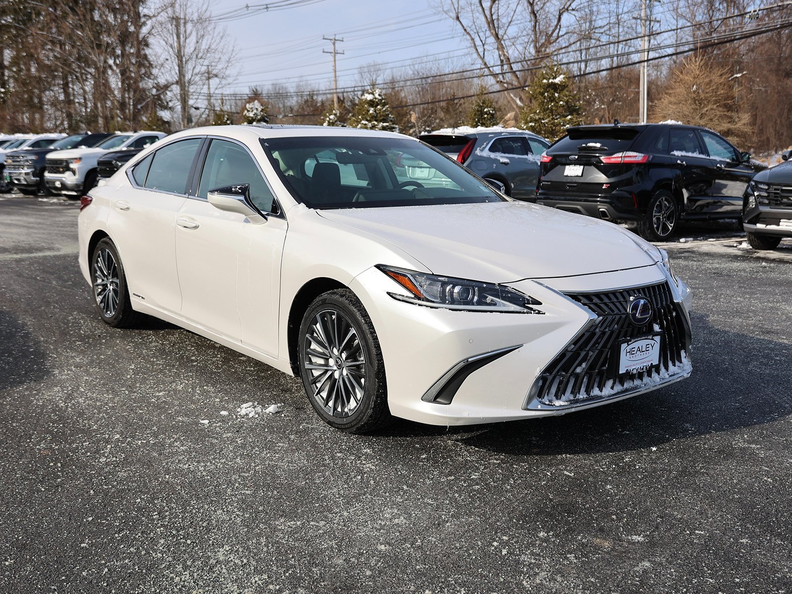 Photo view of 2022 Lexus ES in White